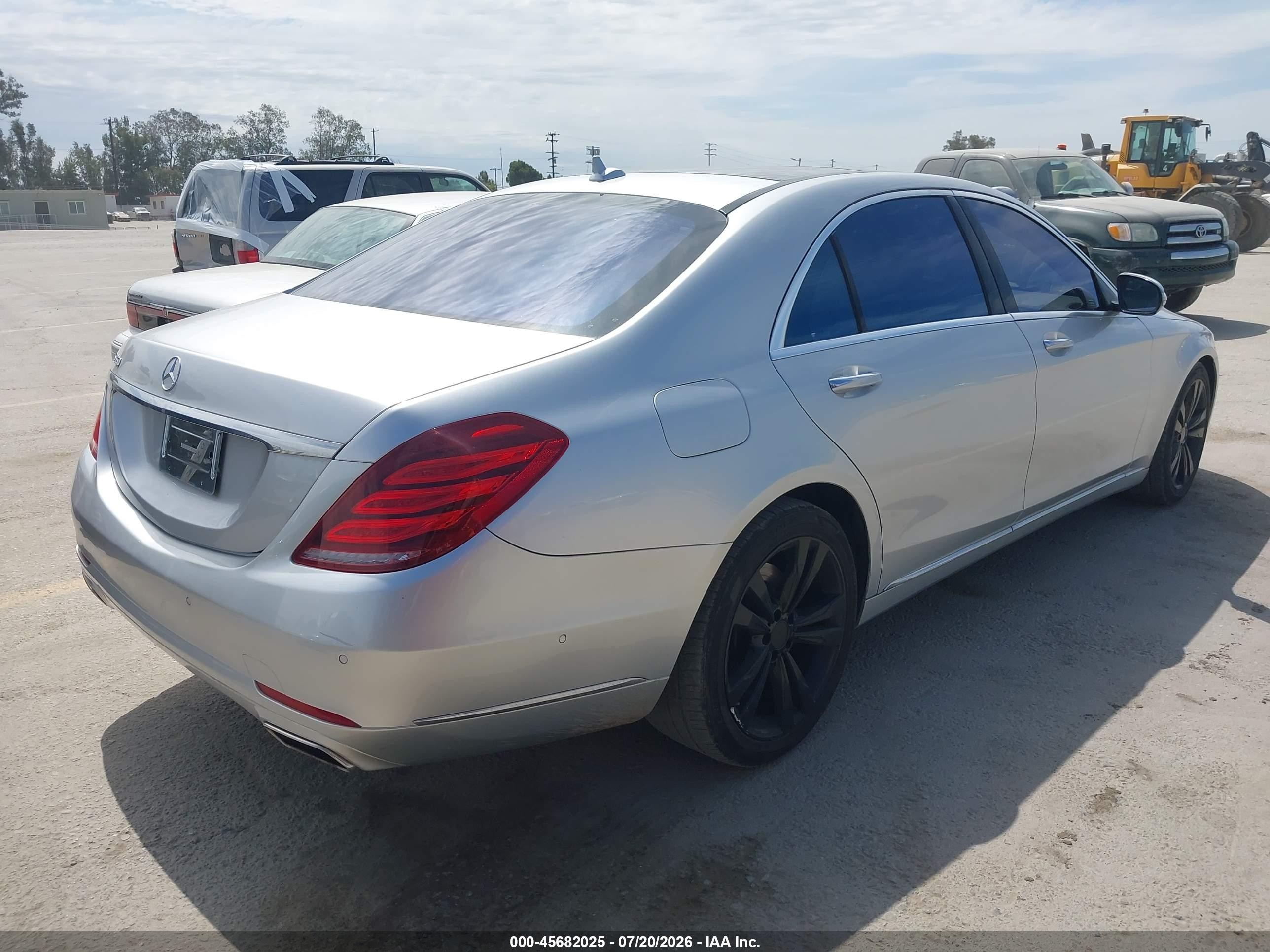2014 Mercedes-benz S 550   Silver vin: WDDUG8CB5EA055933