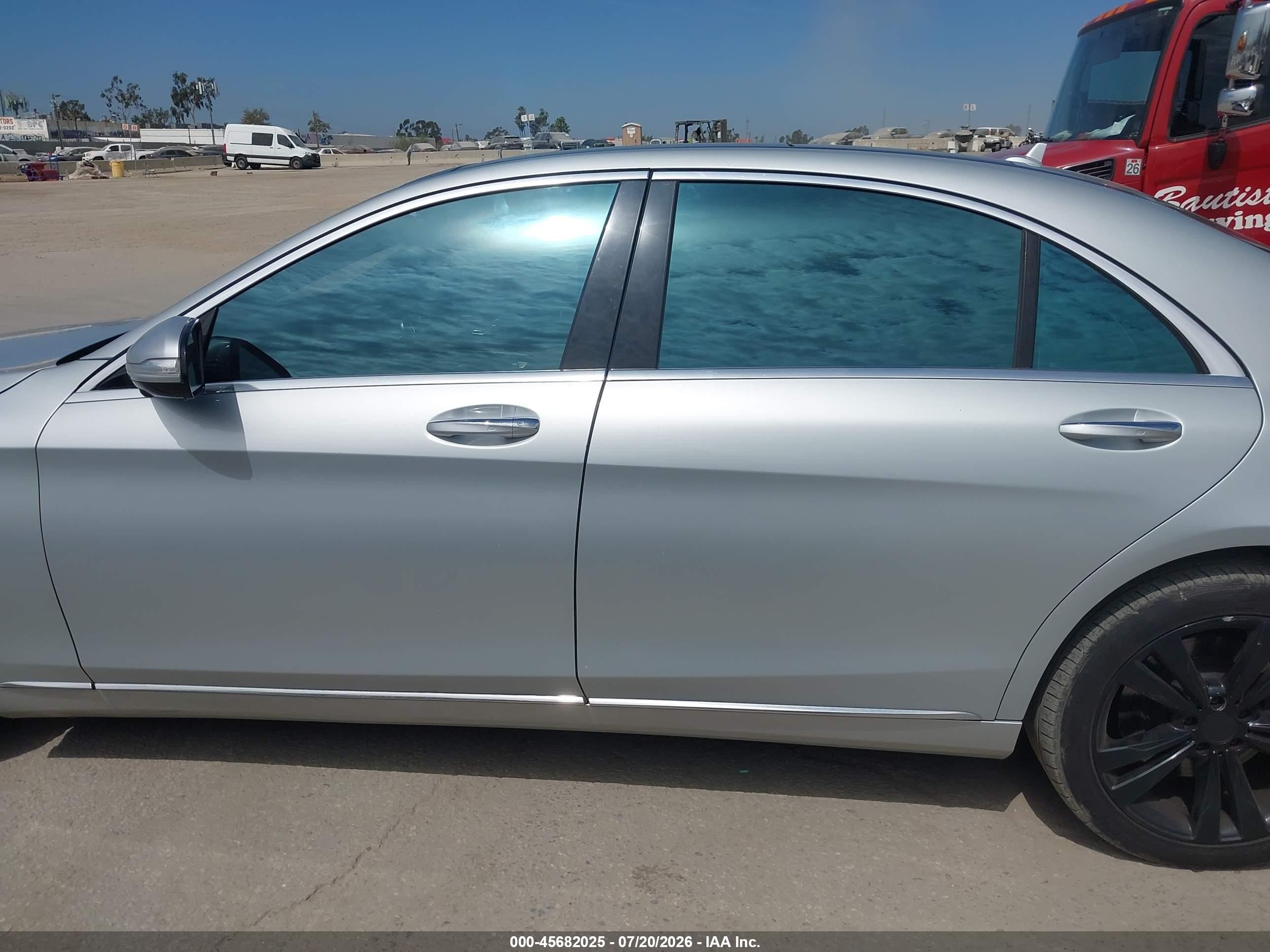 2014 Mercedes-benz S 550   Silver vin: WDDUG8CB5EA055933