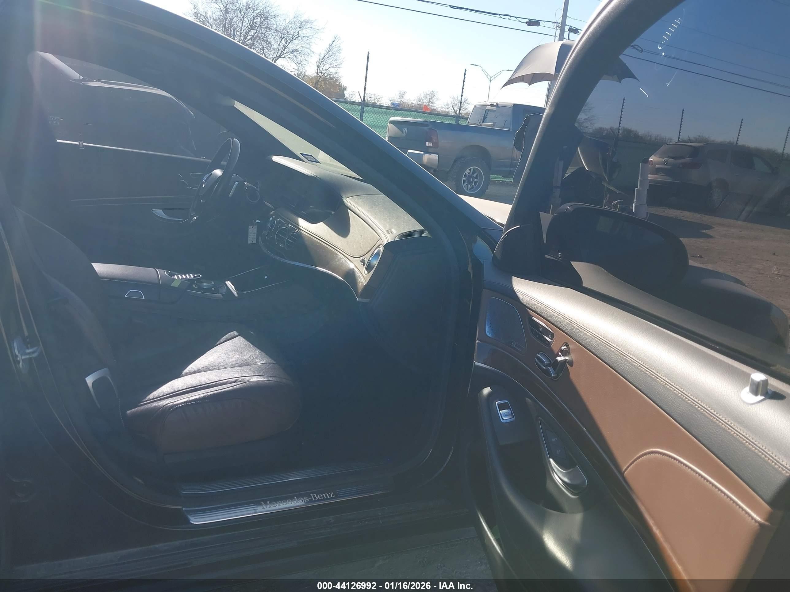 2014 Mercedes-benz S 550   Black vin: WDDUG8CB5EA058041