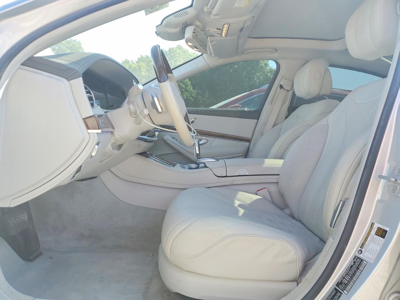 2015 Mercedes-benz S 550 White vin: WDDUG8CB5FA075228
