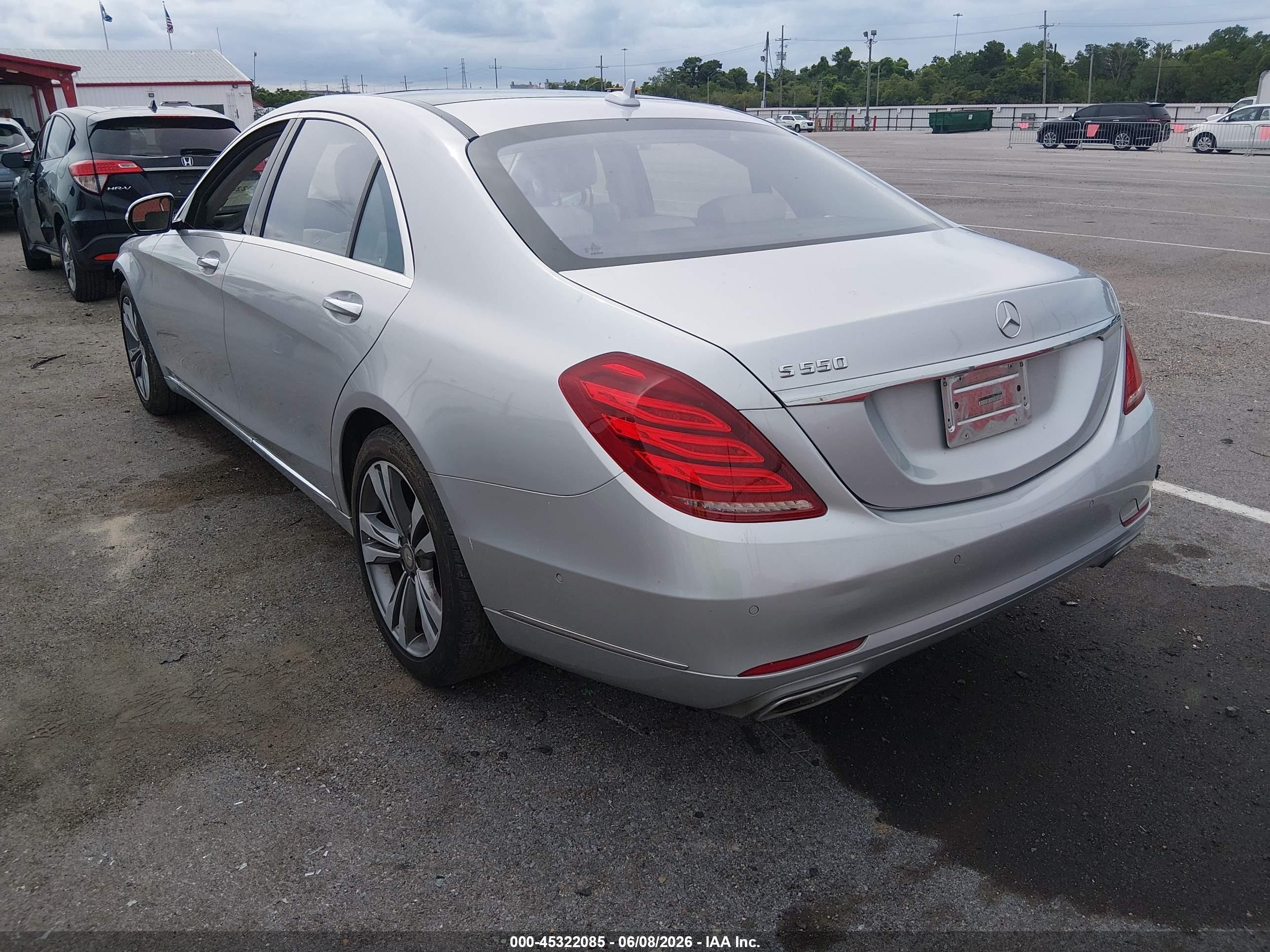 2015 Mercedes-benz S 550   Серебряный vin: WDDUG8CB5FA103965