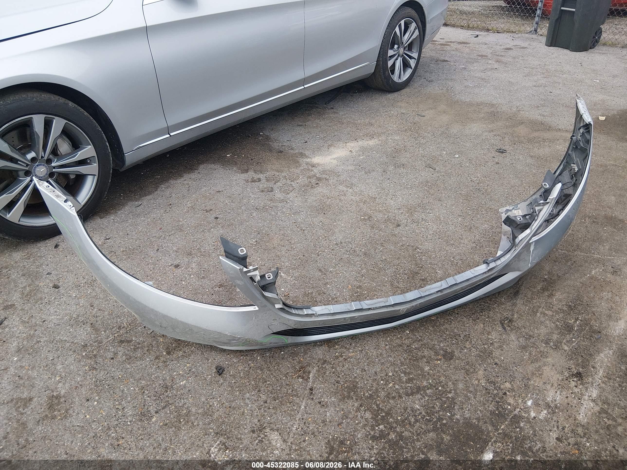 2015 Mercedes-benz S 550   Серебряный vin: WDDUG8CB5FA103965