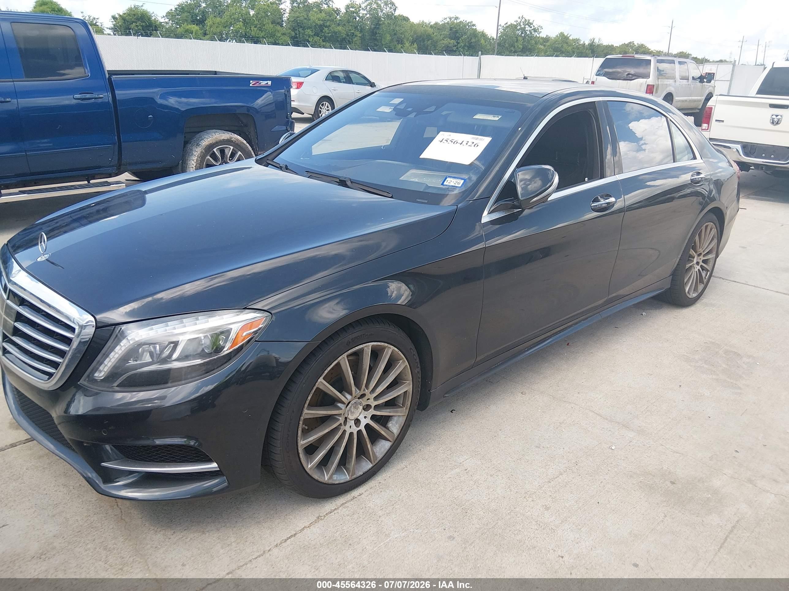 2015 Mercedes-benz S 550   Черный vin: WDDUG8CB5FA115792