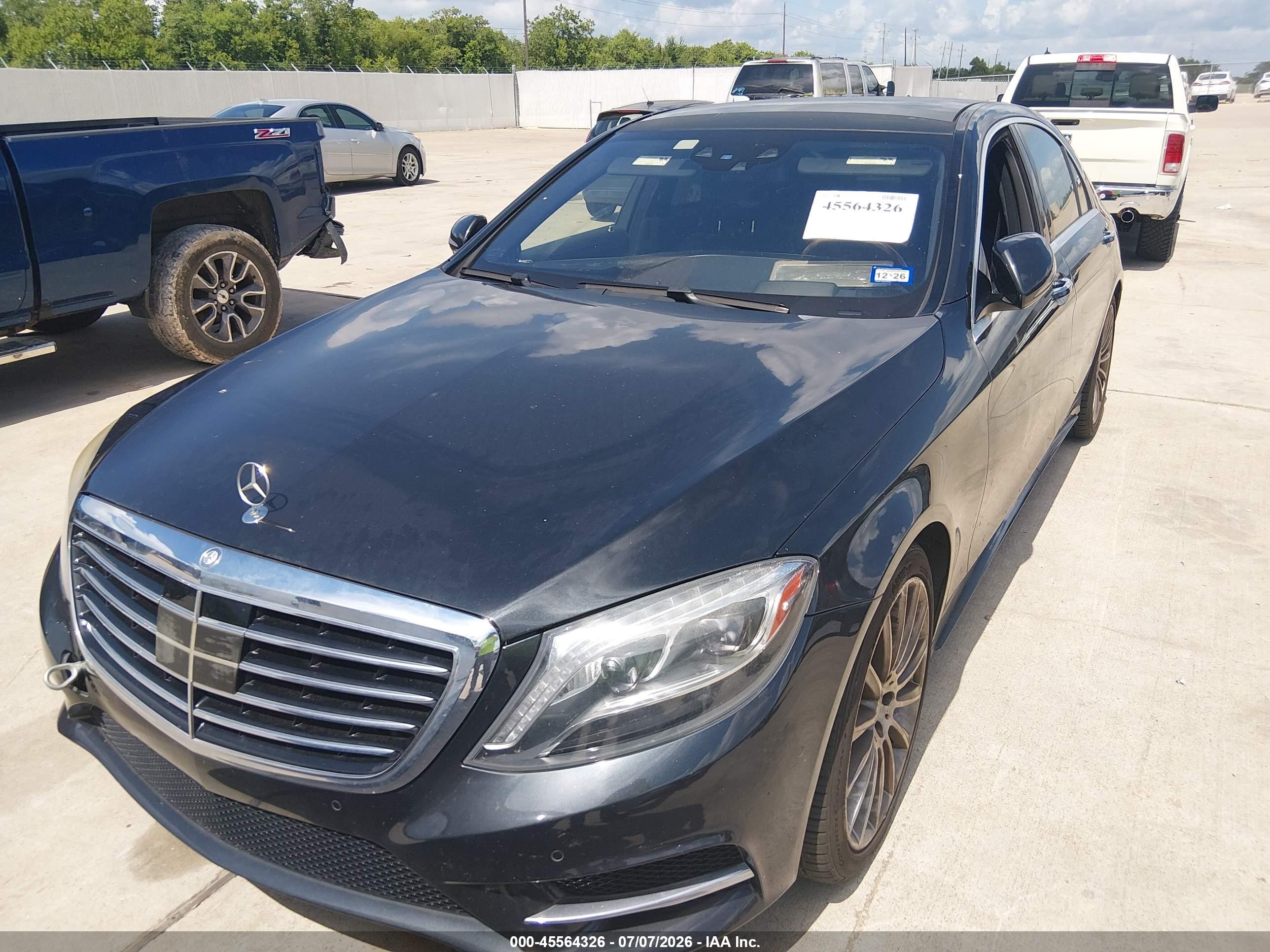 2015 Mercedes-benz S 550   Черный vin: WDDUG8CB5FA115792