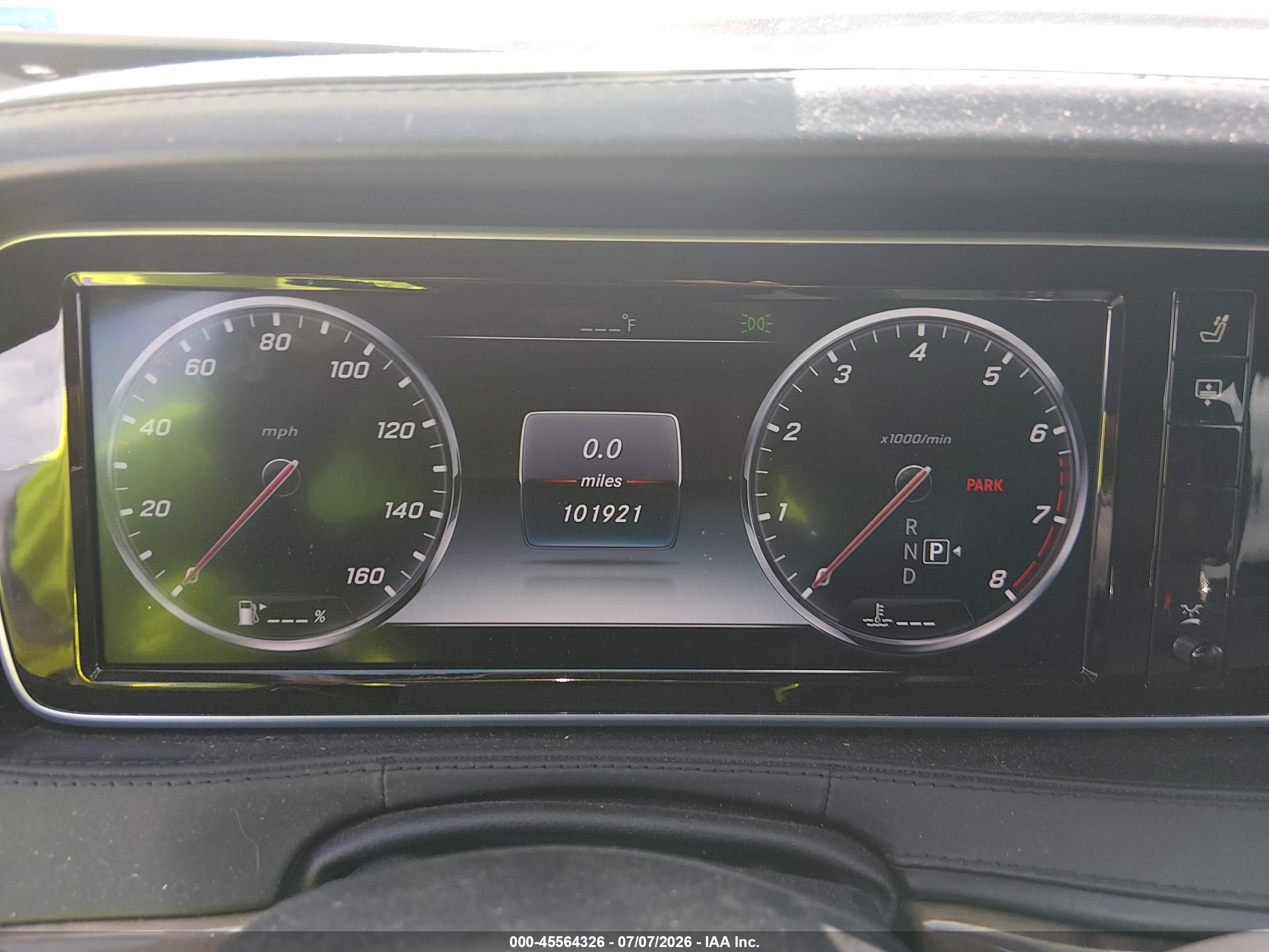 2015 Mercedes-benz S 550   Черный vin: WDDUG8CB5FA115792
