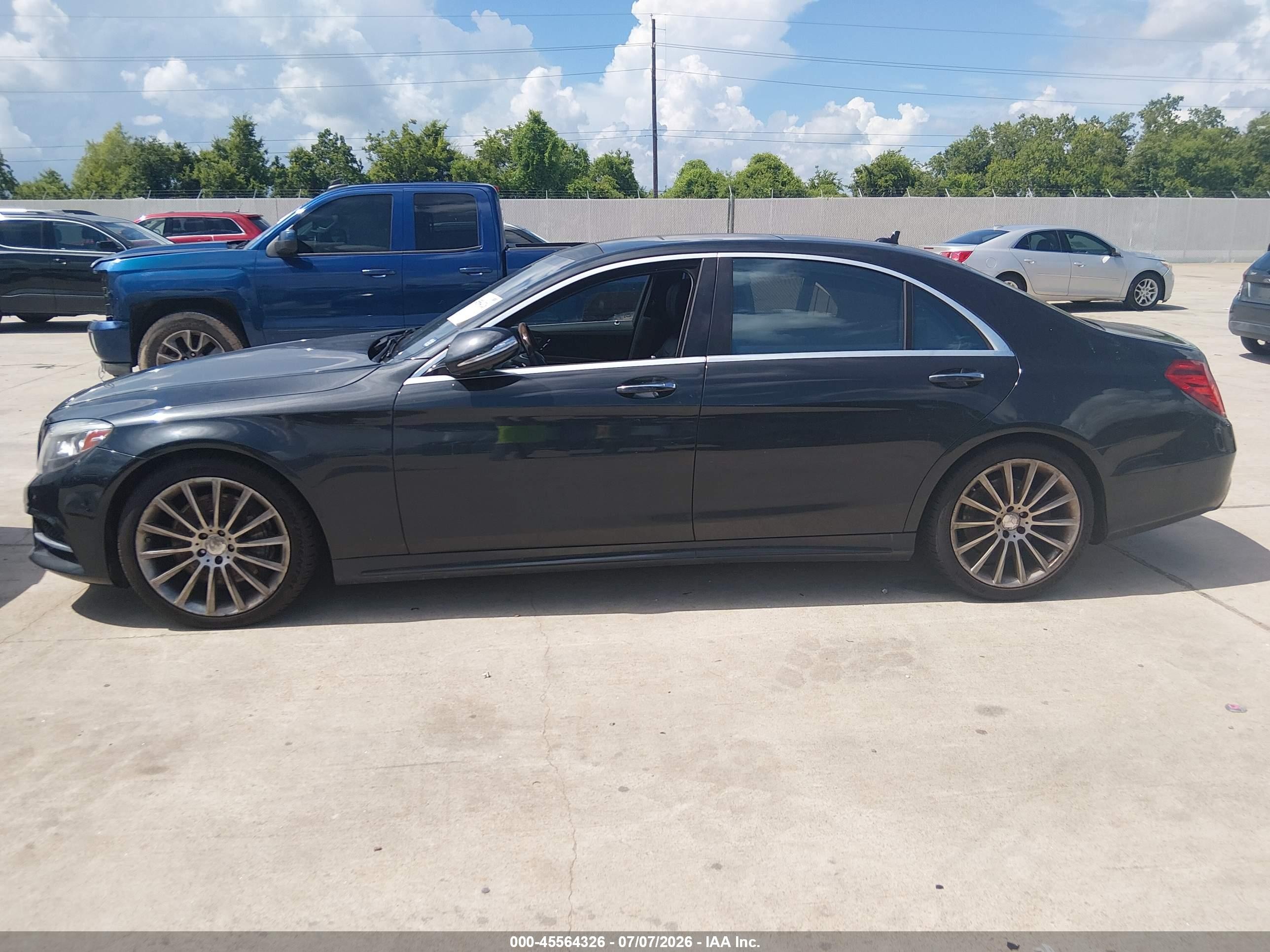 2015 Mercedes-benz S 550   Черный vin: WDDUG8CB5FA115792