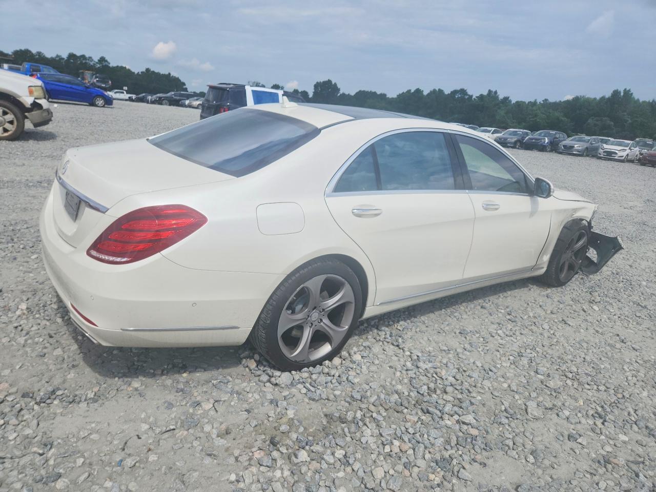 2015 Mercedes-benz S 550 White vin: WDDUG8CB5FA144466