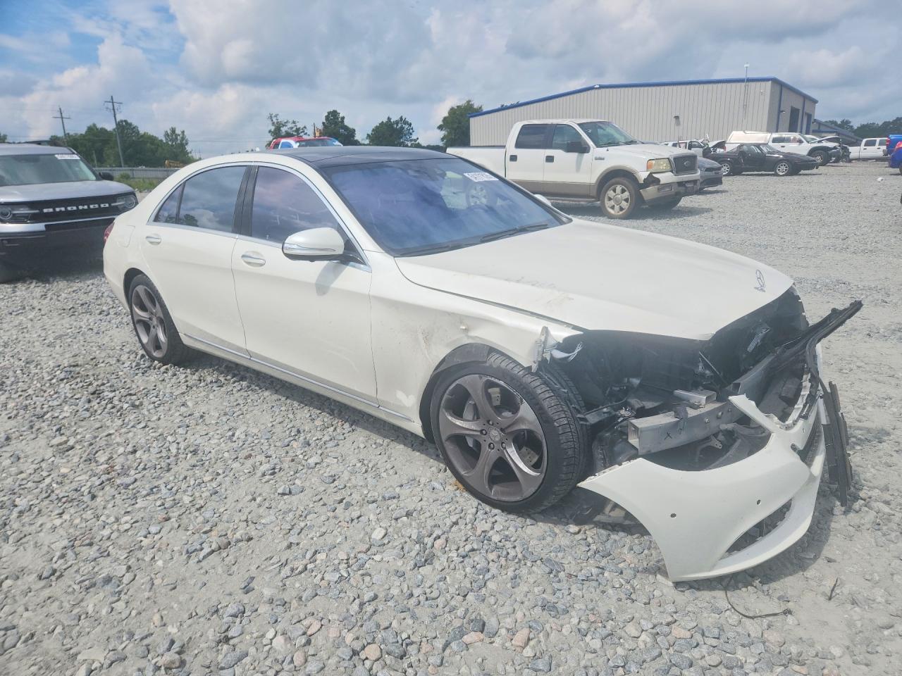2015 Mercedes-benz S 550 White vin: WDDUG8CB5FA144466
