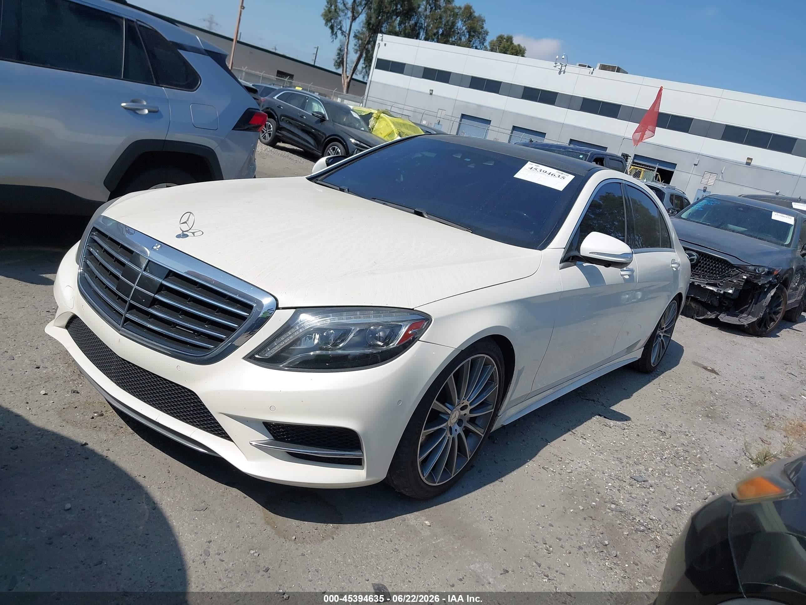 2015 Mercedes-benz S 550 White vin: WDDUG8CB5FA149859