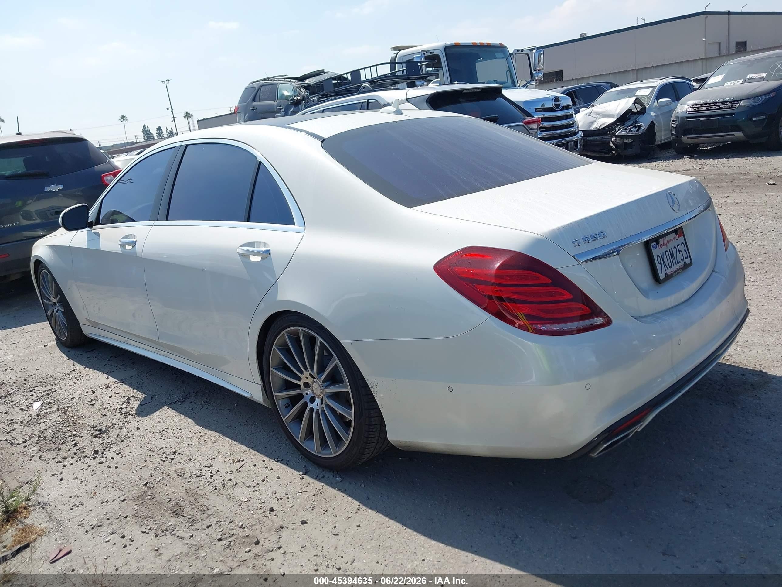 2015 Mercedes-benz S 550 White vin: WDDUG8CB5FA149859