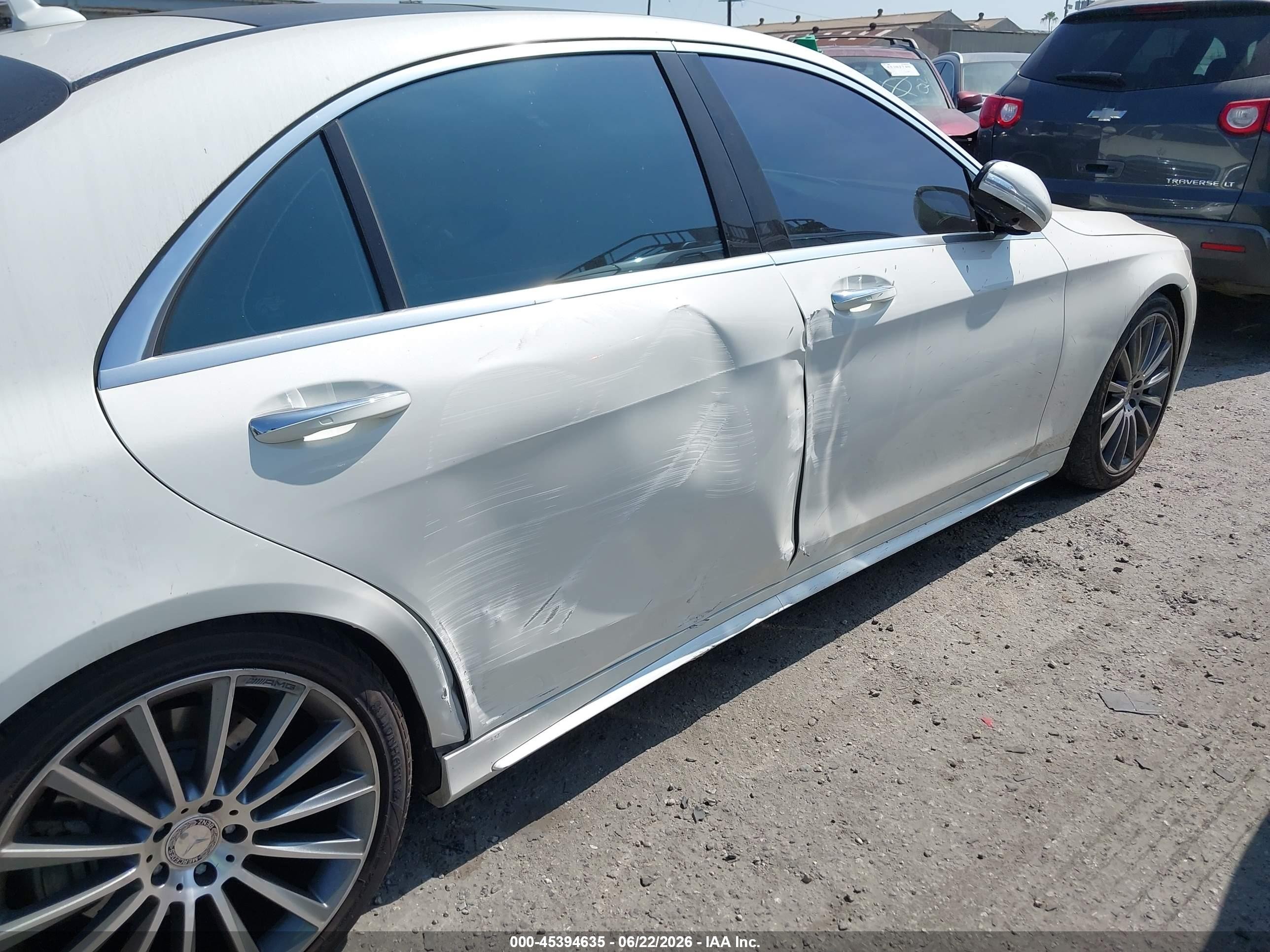 2015 Mercedes-benz S 550 White vin: WDDUG8CB5FA149859