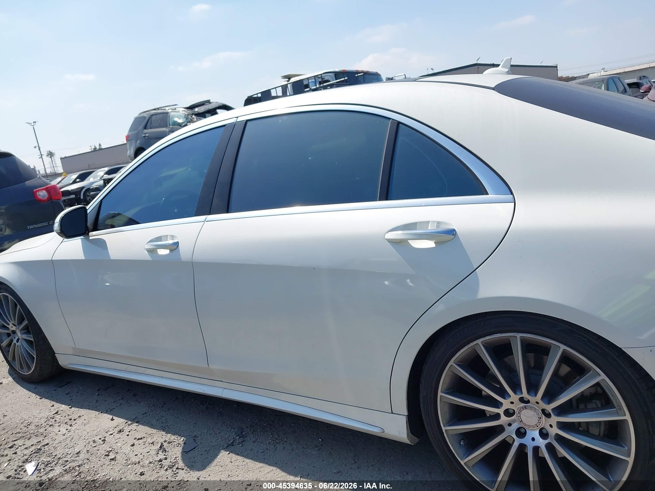 2015 Mercedes-benz S 550 White vin: WDDUG8CB5FA149859