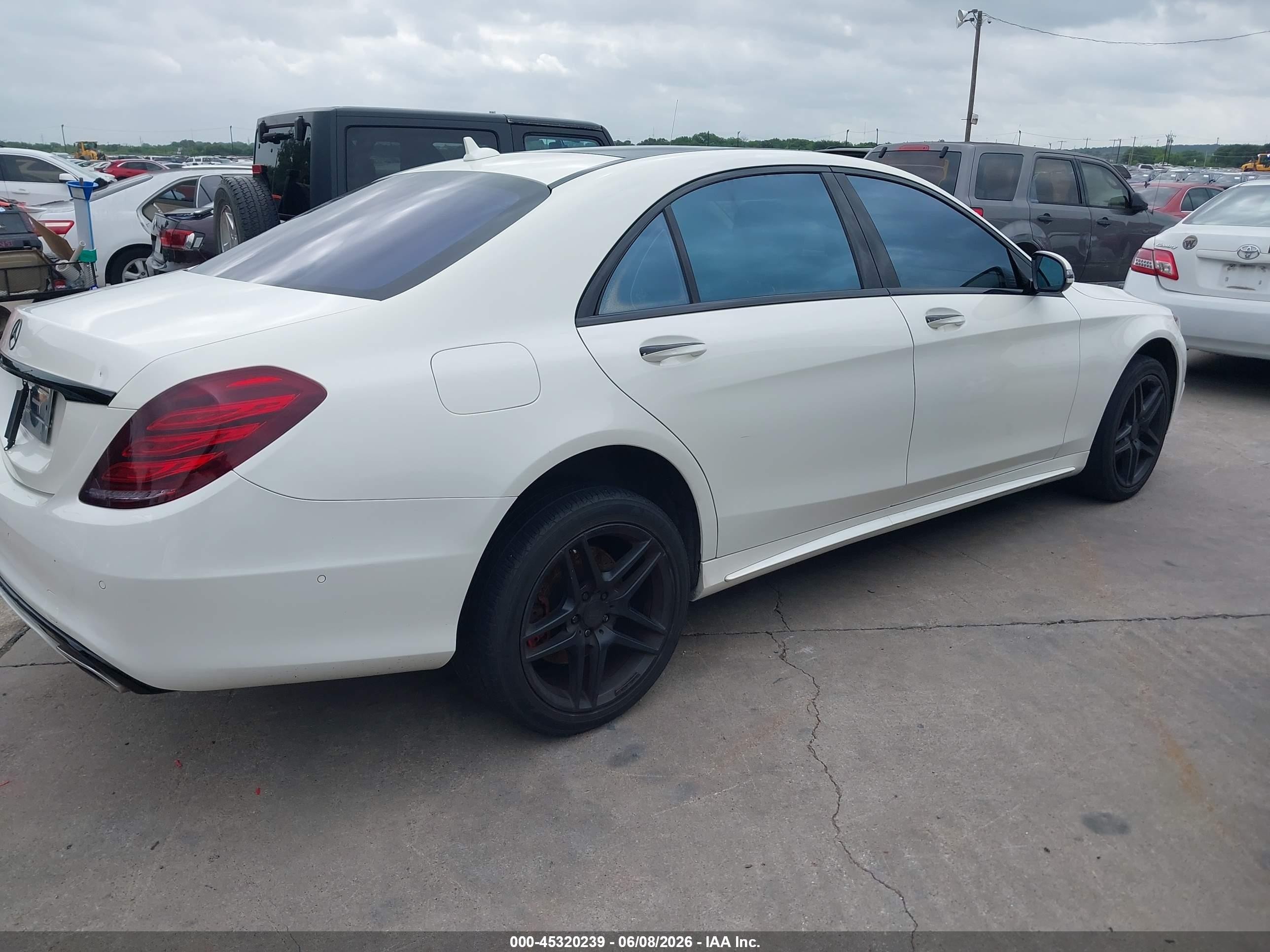 2014 Mercedes-benz S 550   White vin: WDDUG8CB6EA009169