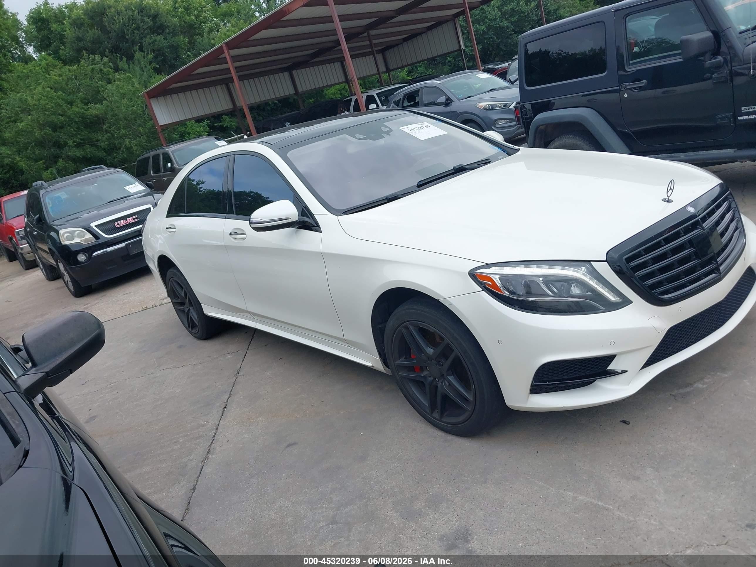 2014 Mercedes-benz S 550   White vin: WDDUG8CB6EA009169