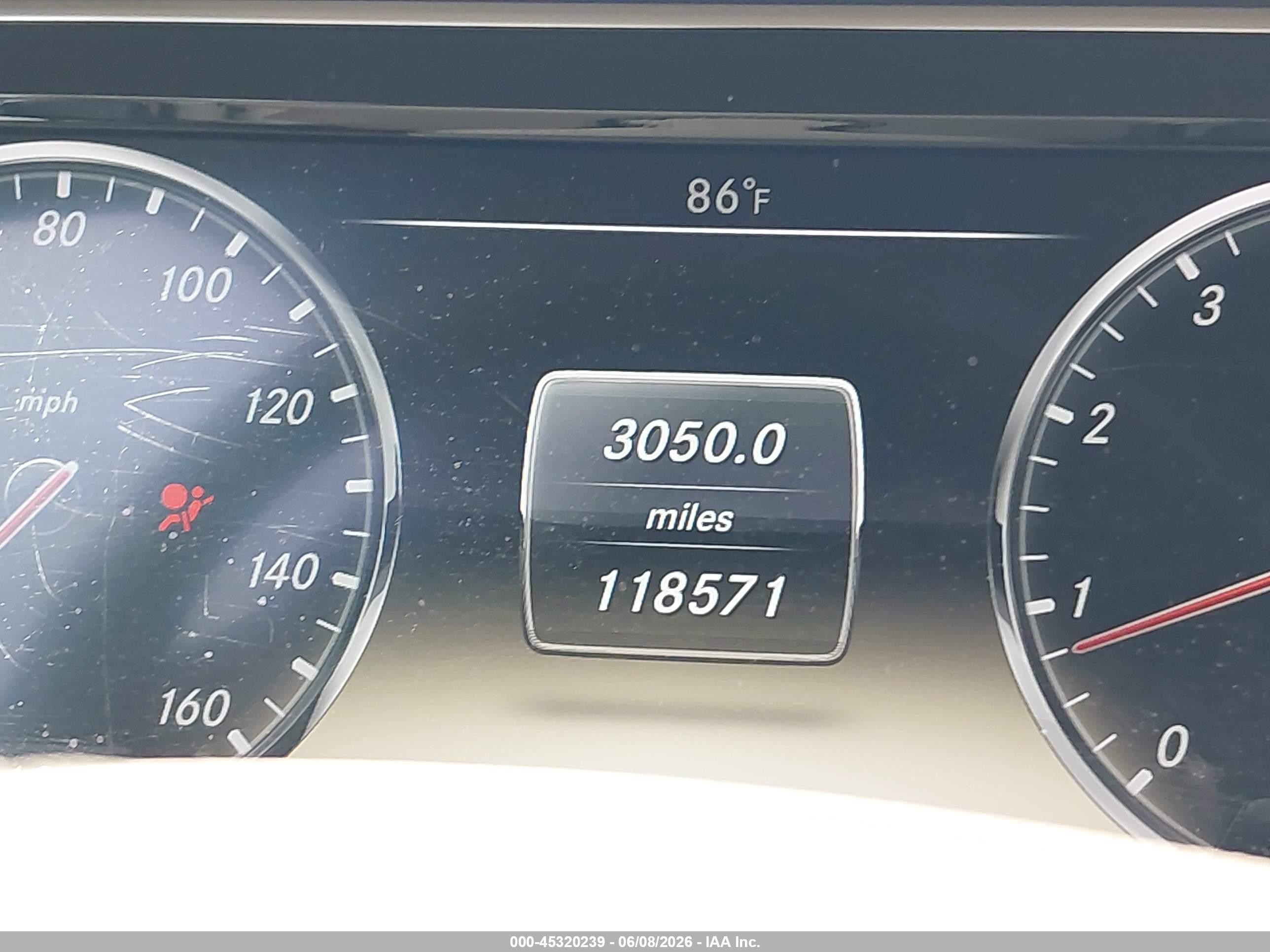 2014 Mercedes-benz S 550   White vin: WDDUG8CB6EA009169