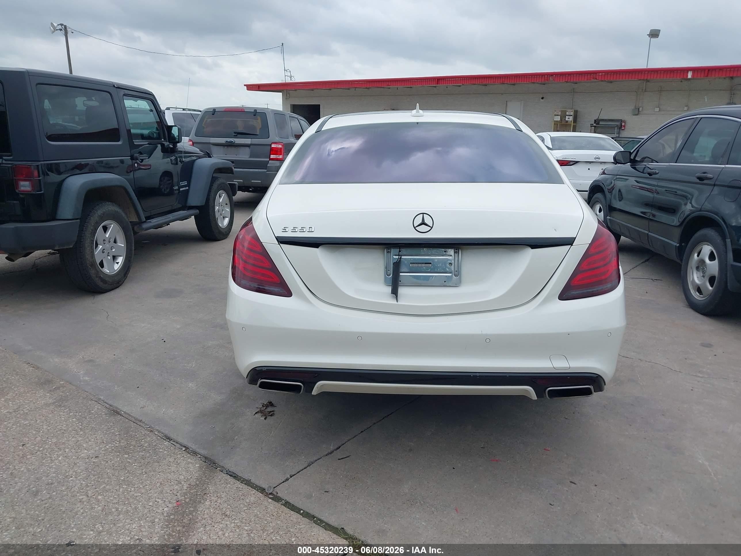 2014 Mercedes-benz S 550   White vin: WDDUG8CB6EA009169