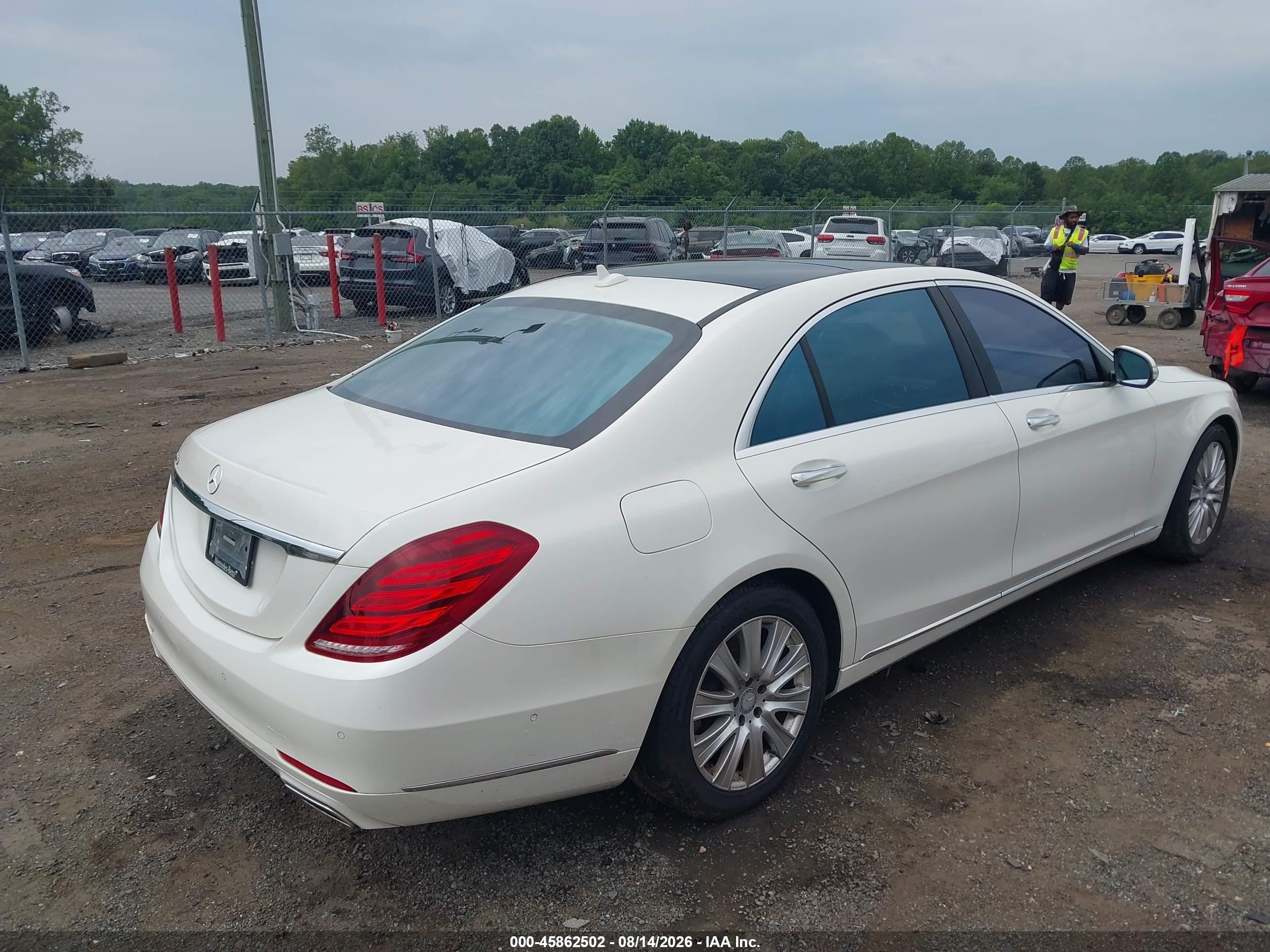 2014 Mercedes-benz S 550   White vin: WDDUG8CB6EA056170