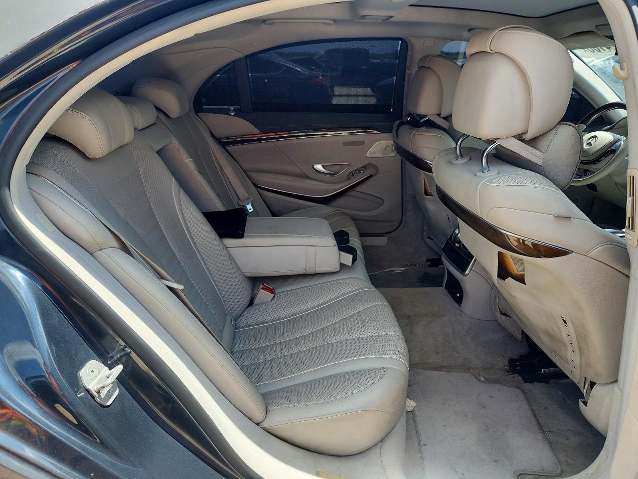 2015 Mercedes-benz S 550 Gray vin: WDDUG8CB6FA074718