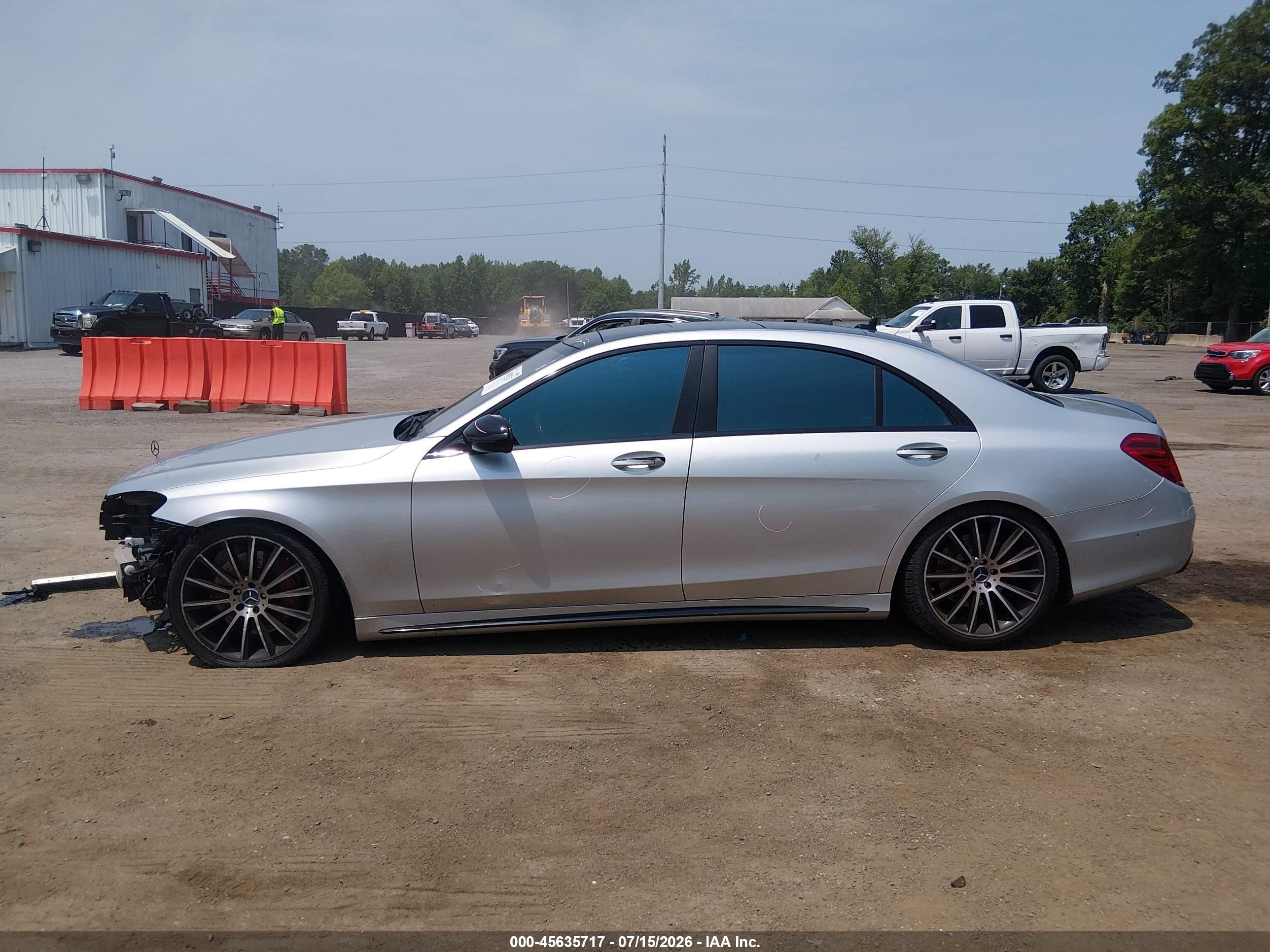 2014 Mercedes-benz S 550   Silver vin: WDDUG8CB7EA008807