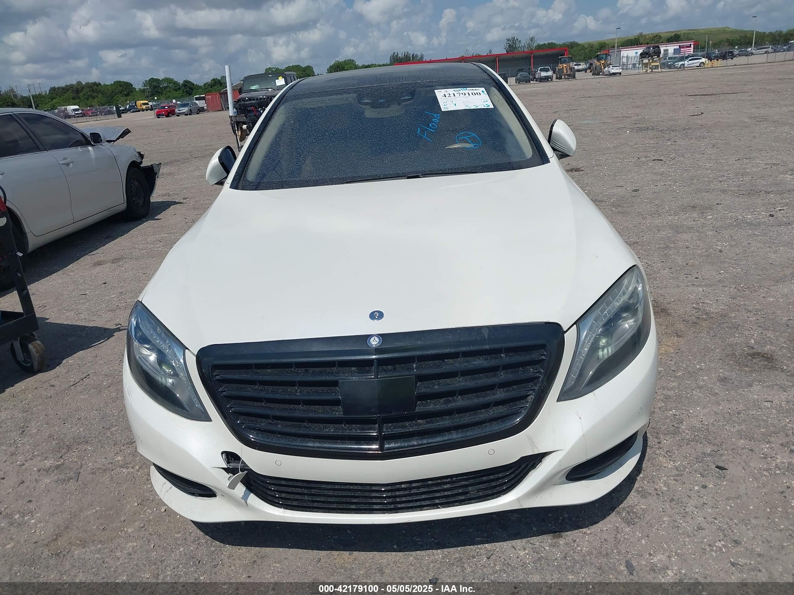 2014 Mercedes-benz S 550   White vin: WDDUG8CB7EA012517