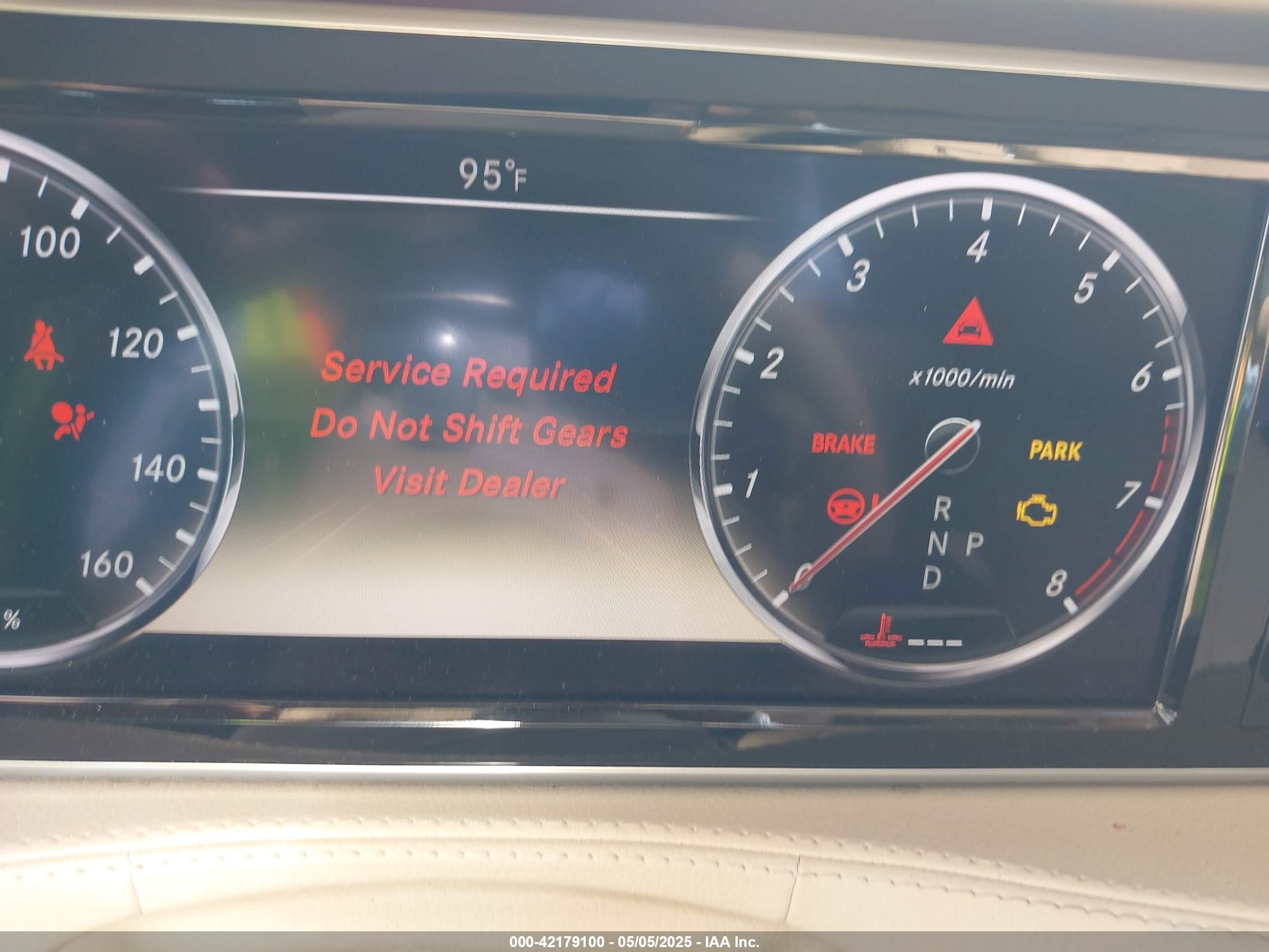 2014 Mercedes-benz S 550   White vin: WDDUG8CB7EA012517