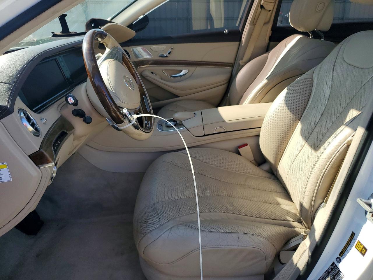 2014 Mercedes-benz S 550 White vin: WDDUG8CB7EA012517