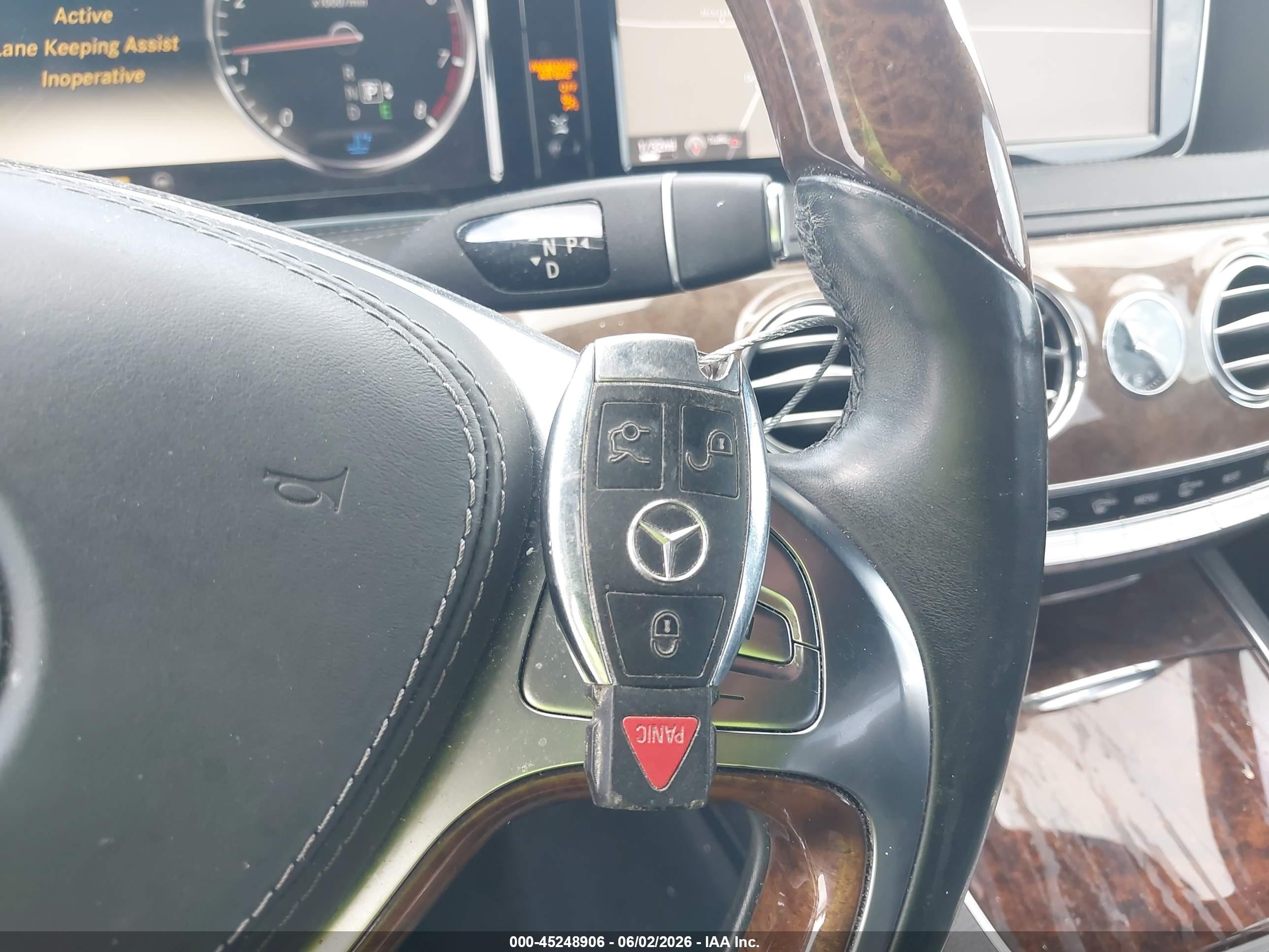 2014 Mercedes-benz S 550   Black vin: WDDUG8CB7EA025428