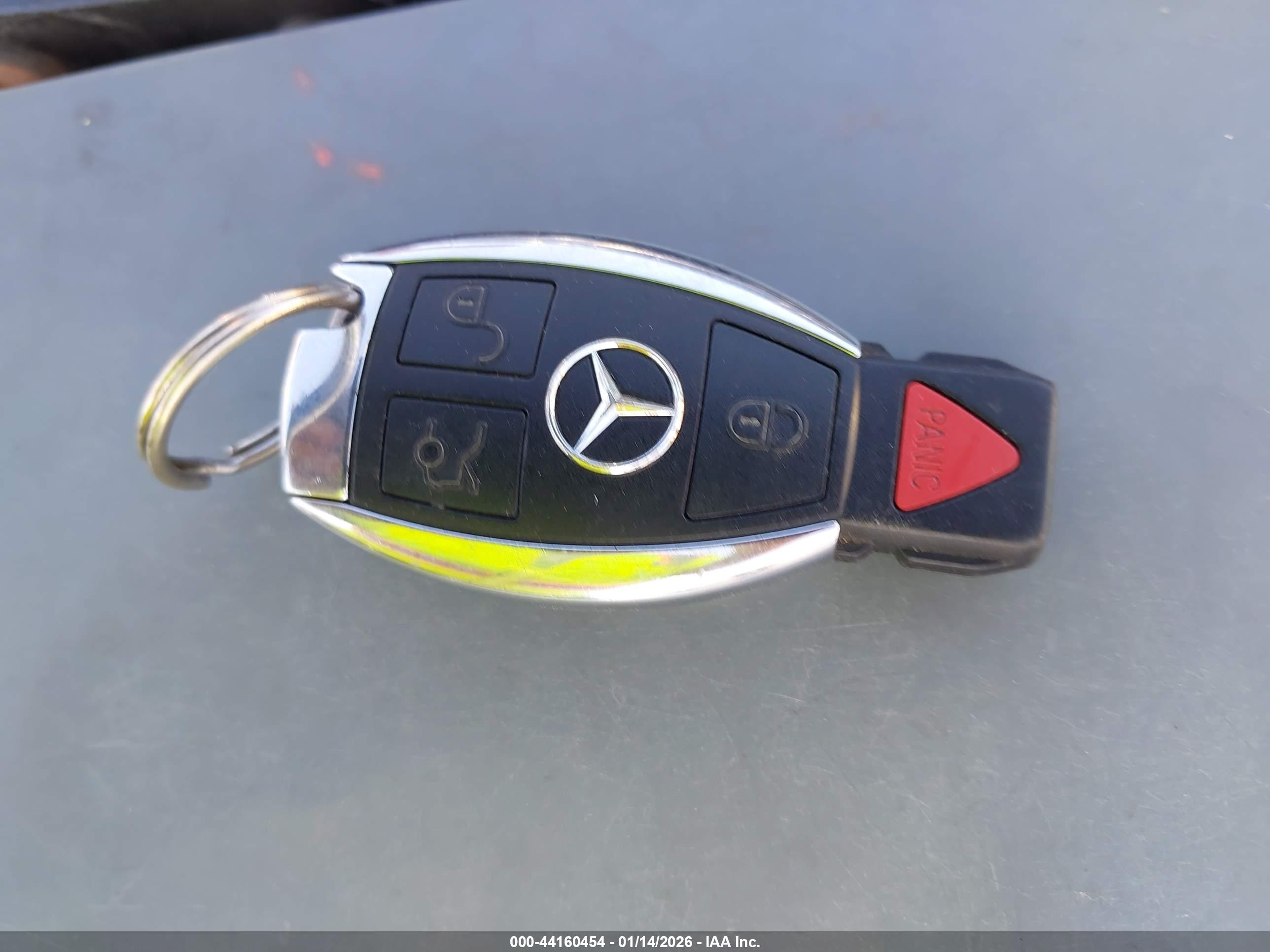2014 Mercedes-benz S 550   White vin: WDDUG8CB7EA044562