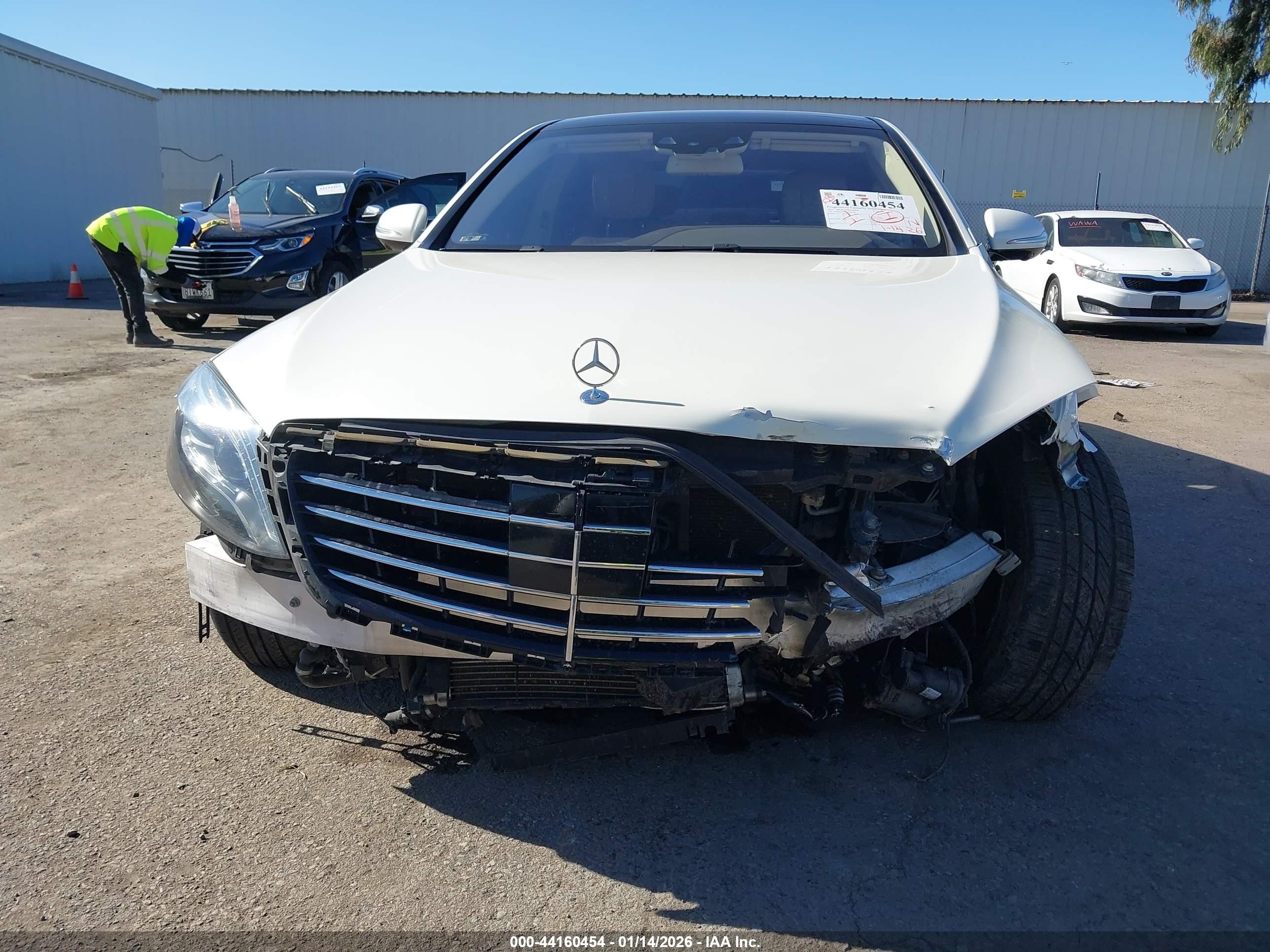 2014 Mercedes-benz S 550   White vin: WDDUG8CB7EA044562