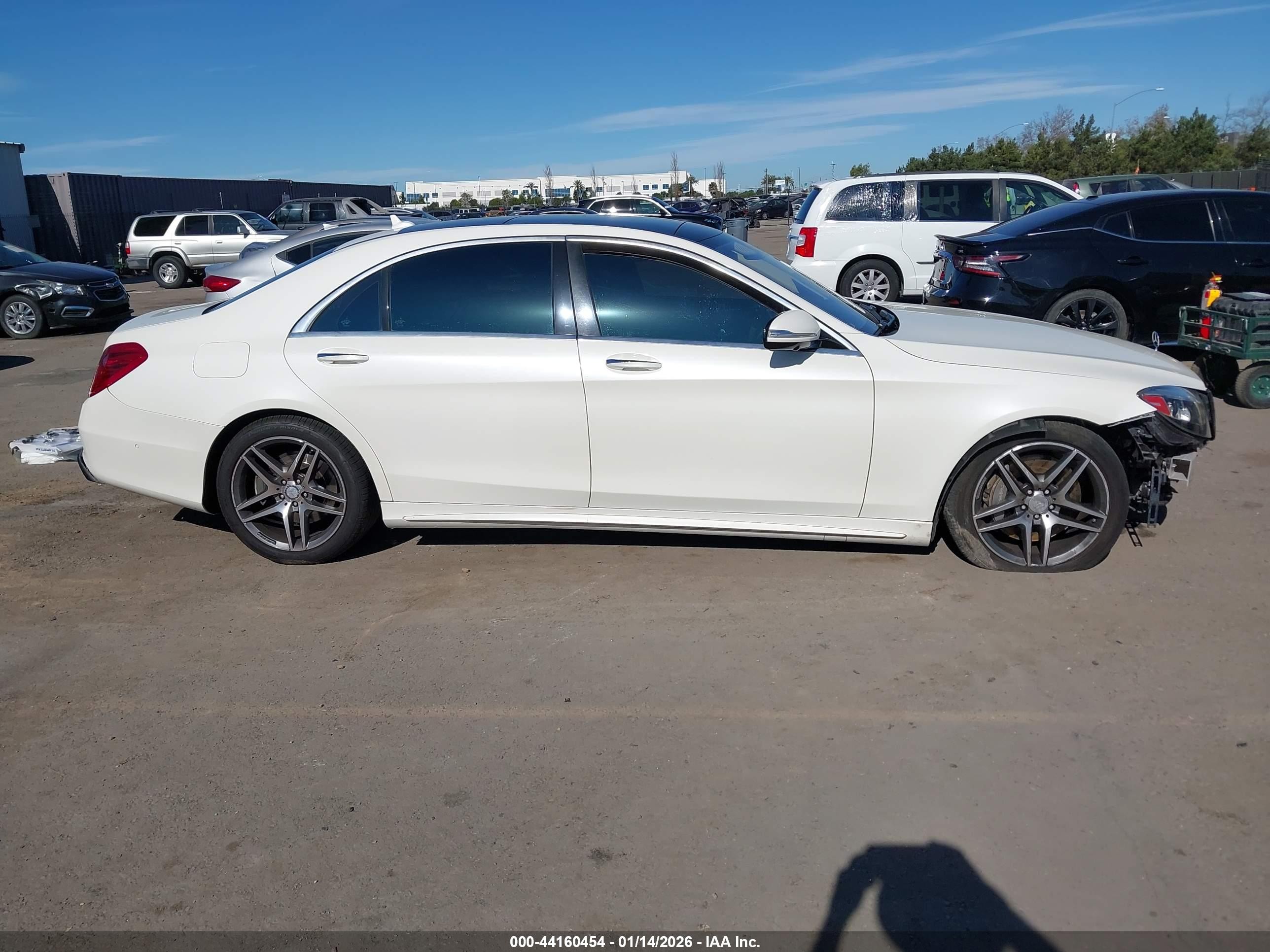 2014 Mercedes-benz S 550   White vin: WDDUG8CB7EA044562