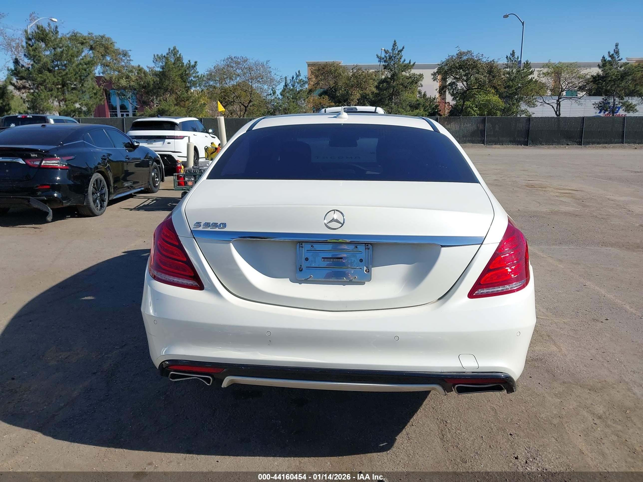 2014 Mercedes-benz S 550   White vin: WDDUG8CB7EA044562