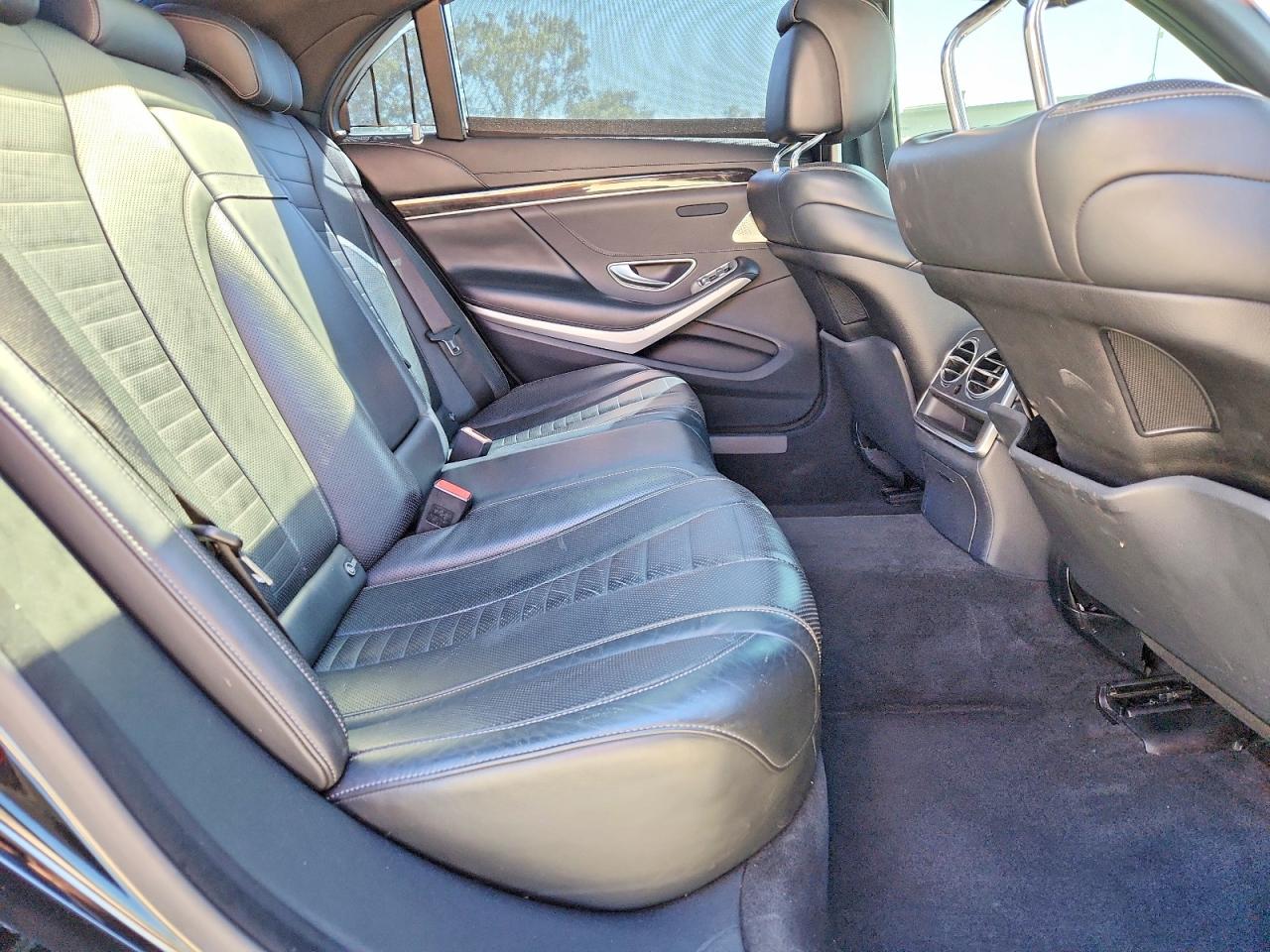 2015 Mercedes-benz S 550 Black vin: WDDUG8CB7FA093620