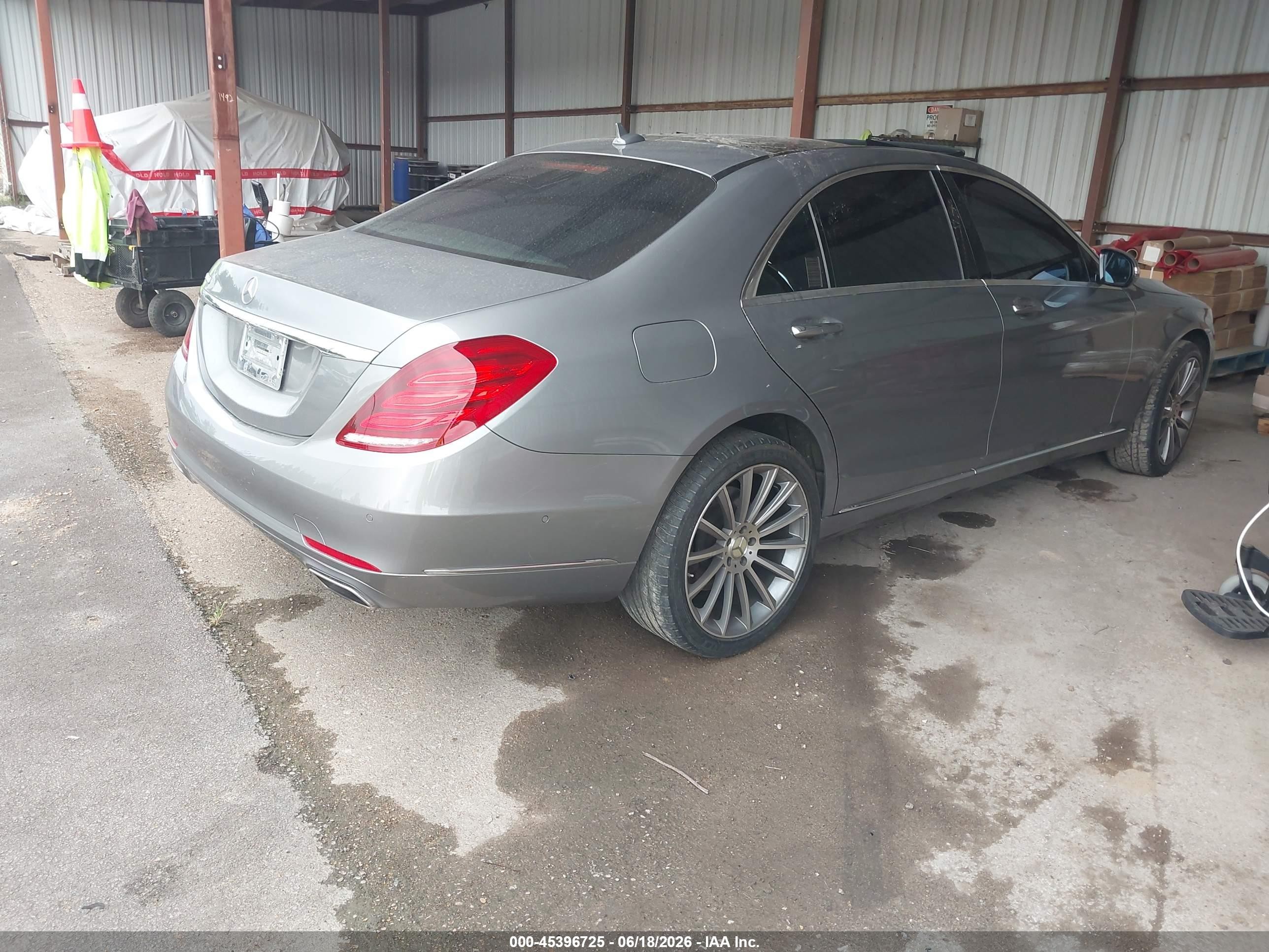 2015 Mercedes-benz S 550 Silver vin: WDDUG8CB7FA096484