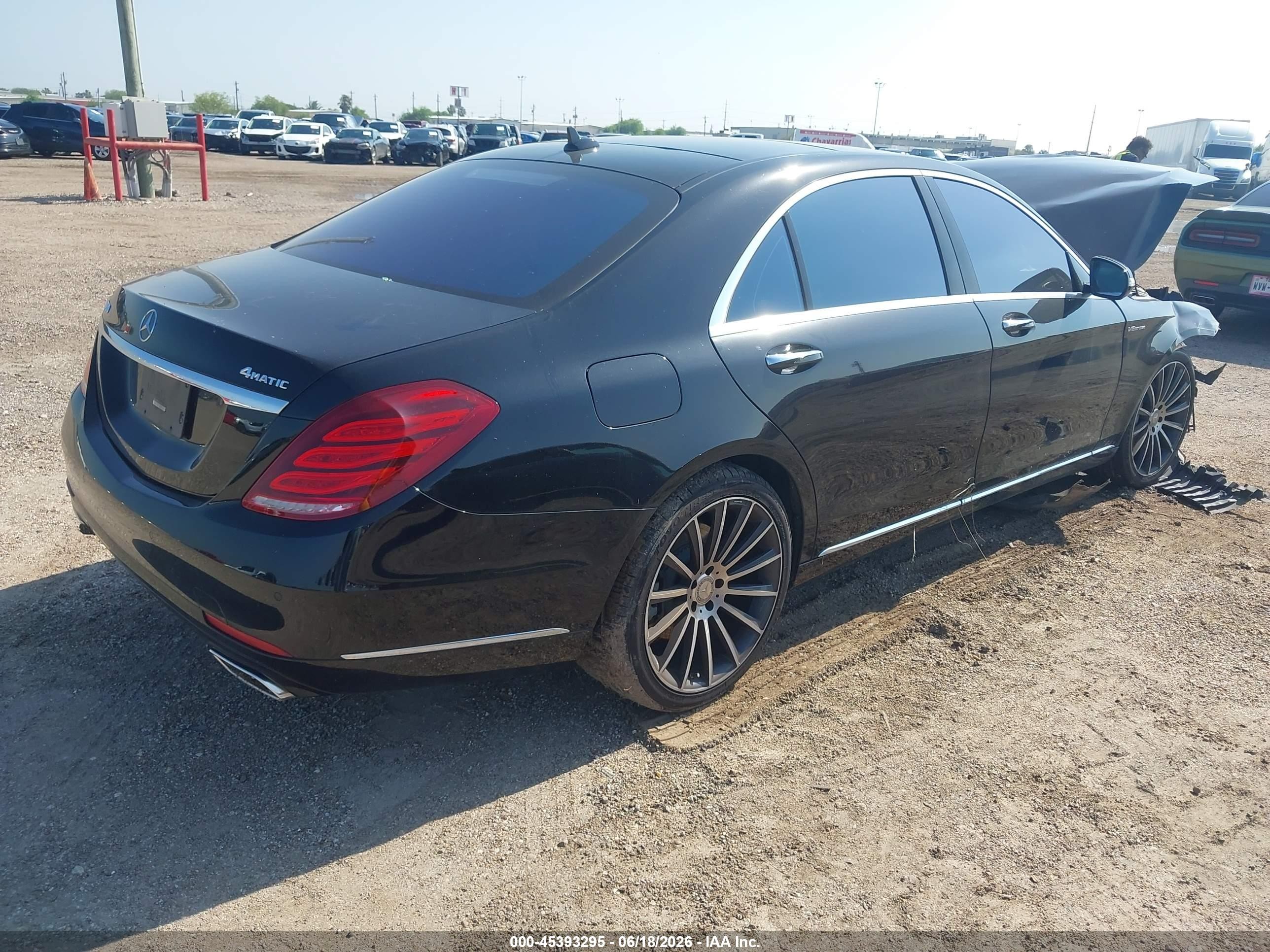 2015 Mercedes-benz S 550 Черный vin: WDDUG8CB7FA201282