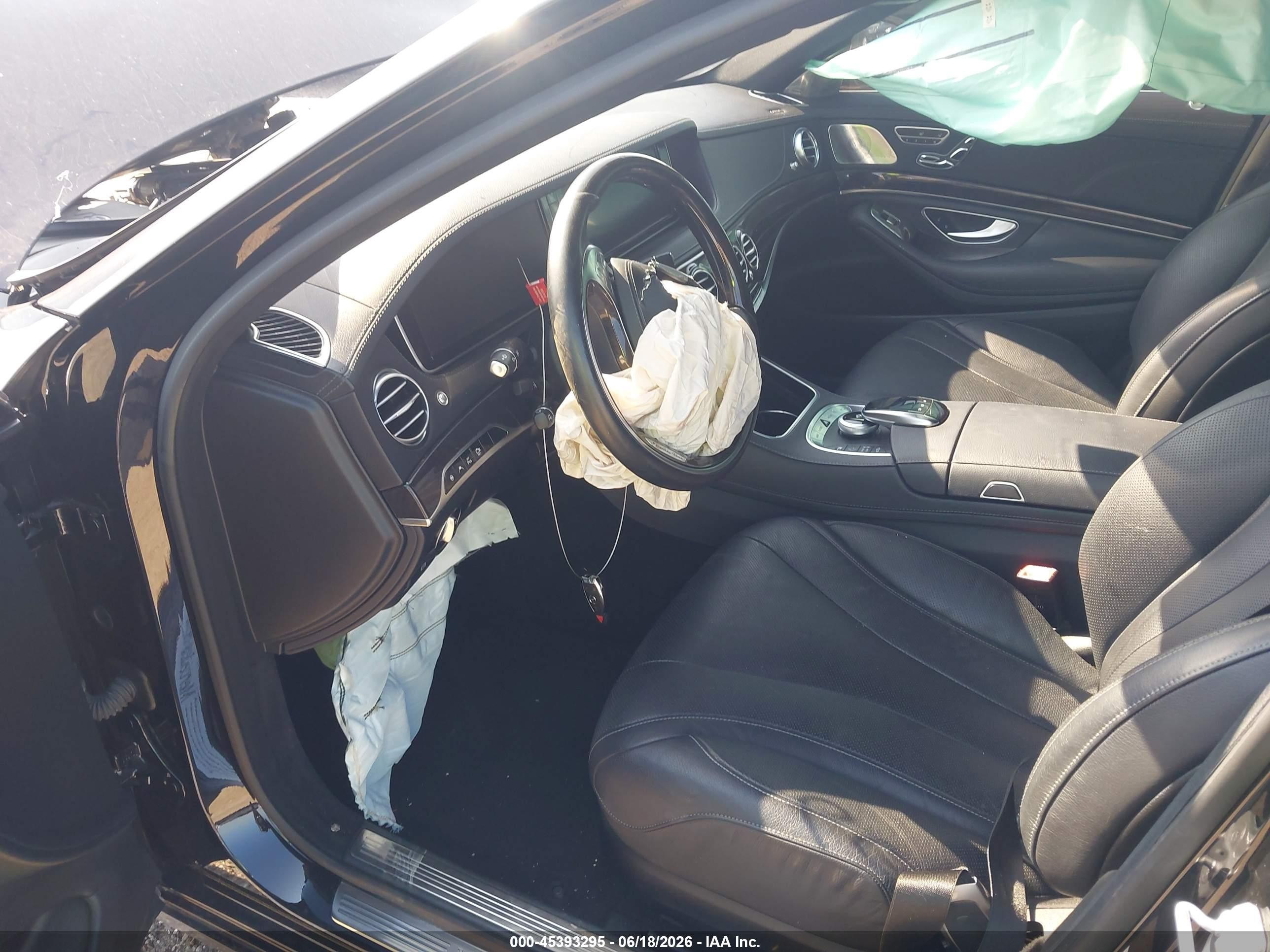 2015 Mercedes-benz S 550 Черный vin: WDDUG8CB7FA201282