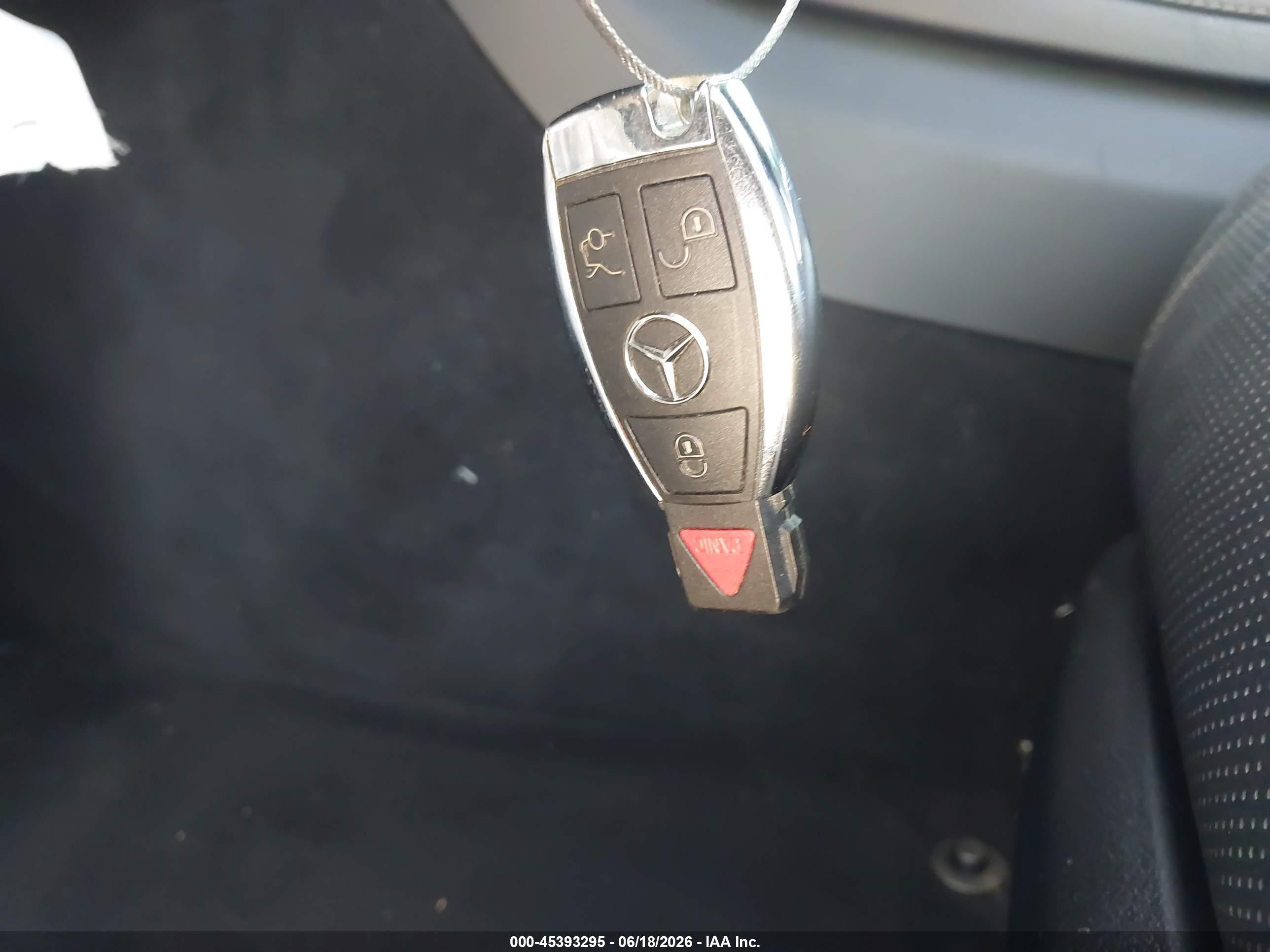 2015 Mercedes-benz S 550 Черный vin: WDDUG8CB7FA201282