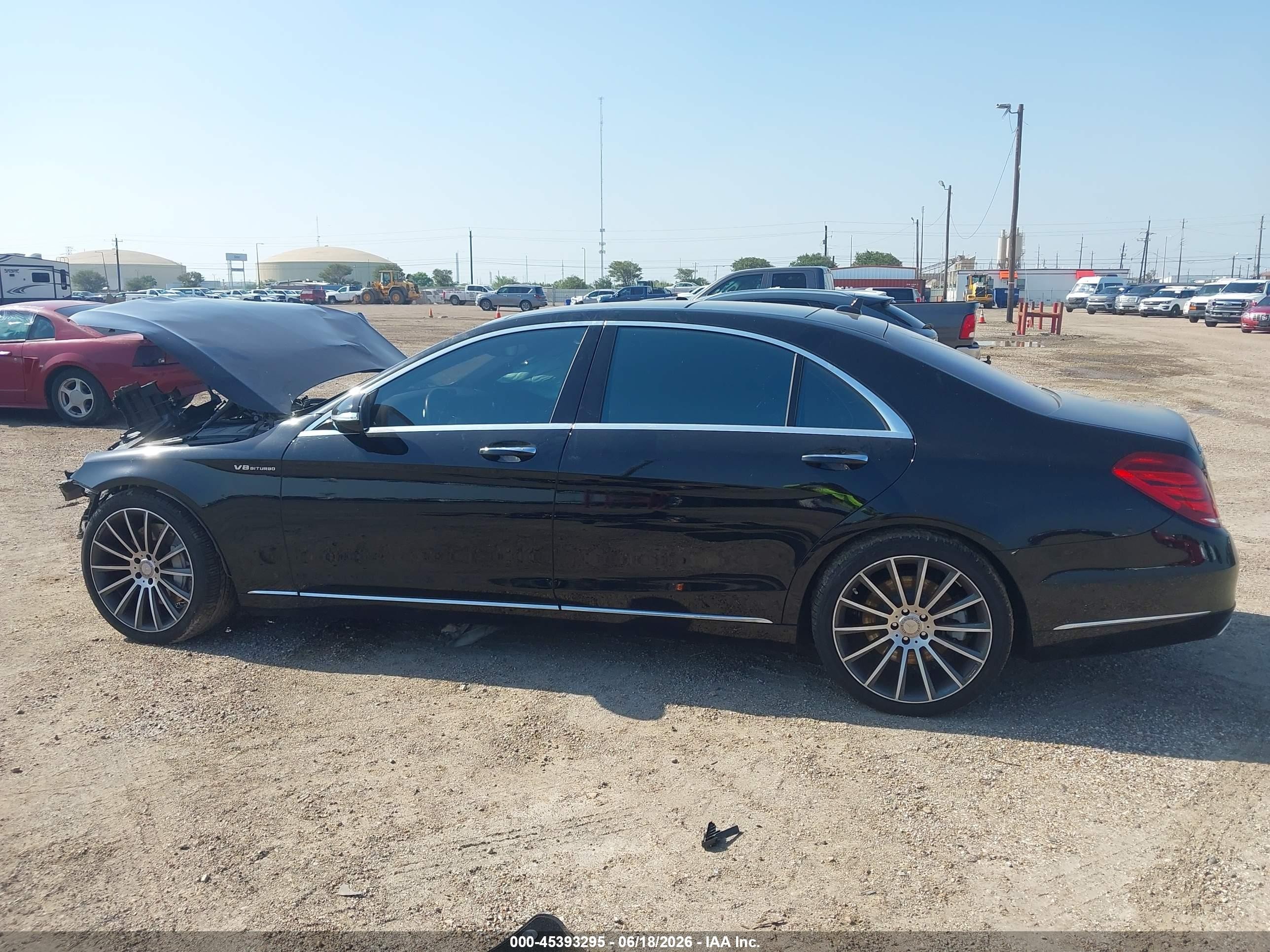 2015 Mercedes-benz S 550 Черный vin: WDDUG8CB7FA201282