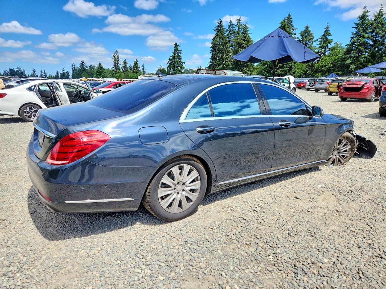 2014 Mercedes-benz S 550 Blue vin: WDDUG8CB8EA016611