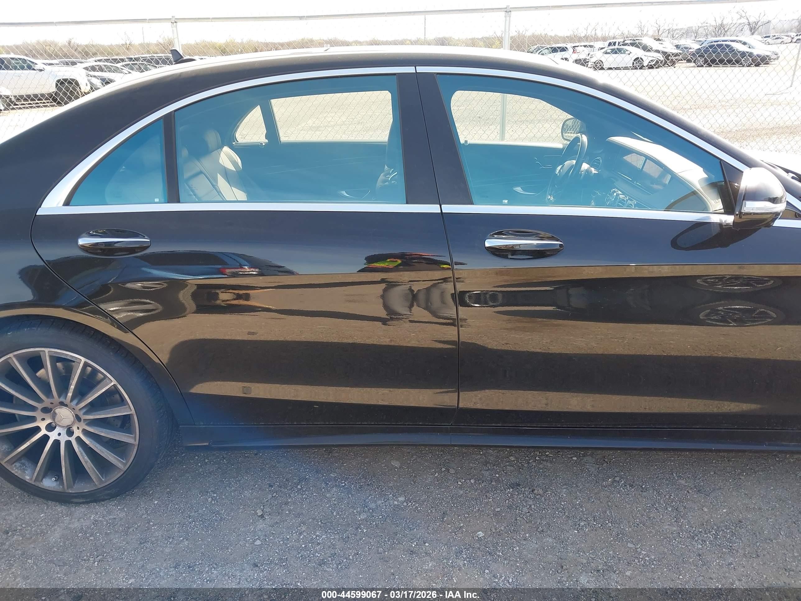 2014 Mercedes-benz S 550   Black vin: WDDUG8CB8EA065081