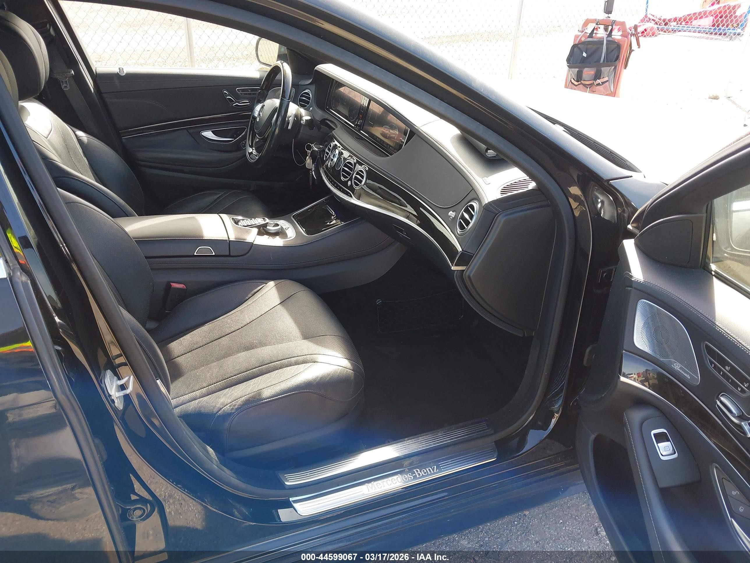 2014 Mercedes-benz S 550   Black vin: WDDUG8CB8EA065081
