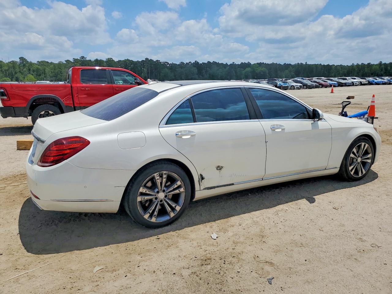2014 Mercedes-benz S 550 White vin: WDDUG8CB8EA068014