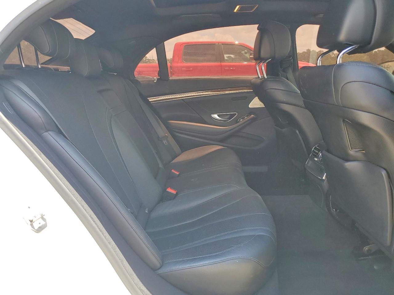 2014 Mercedes-benz S 550 White vin: WDDUG8CB8EA068014