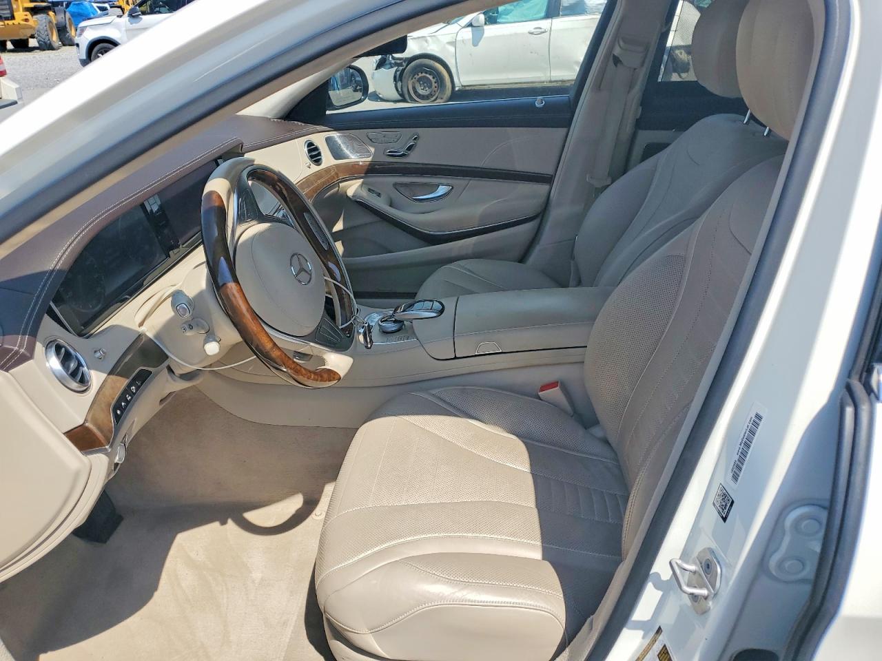 2015 Mercedes-benz S 550 White vin: WDDUG8CB8FA120095