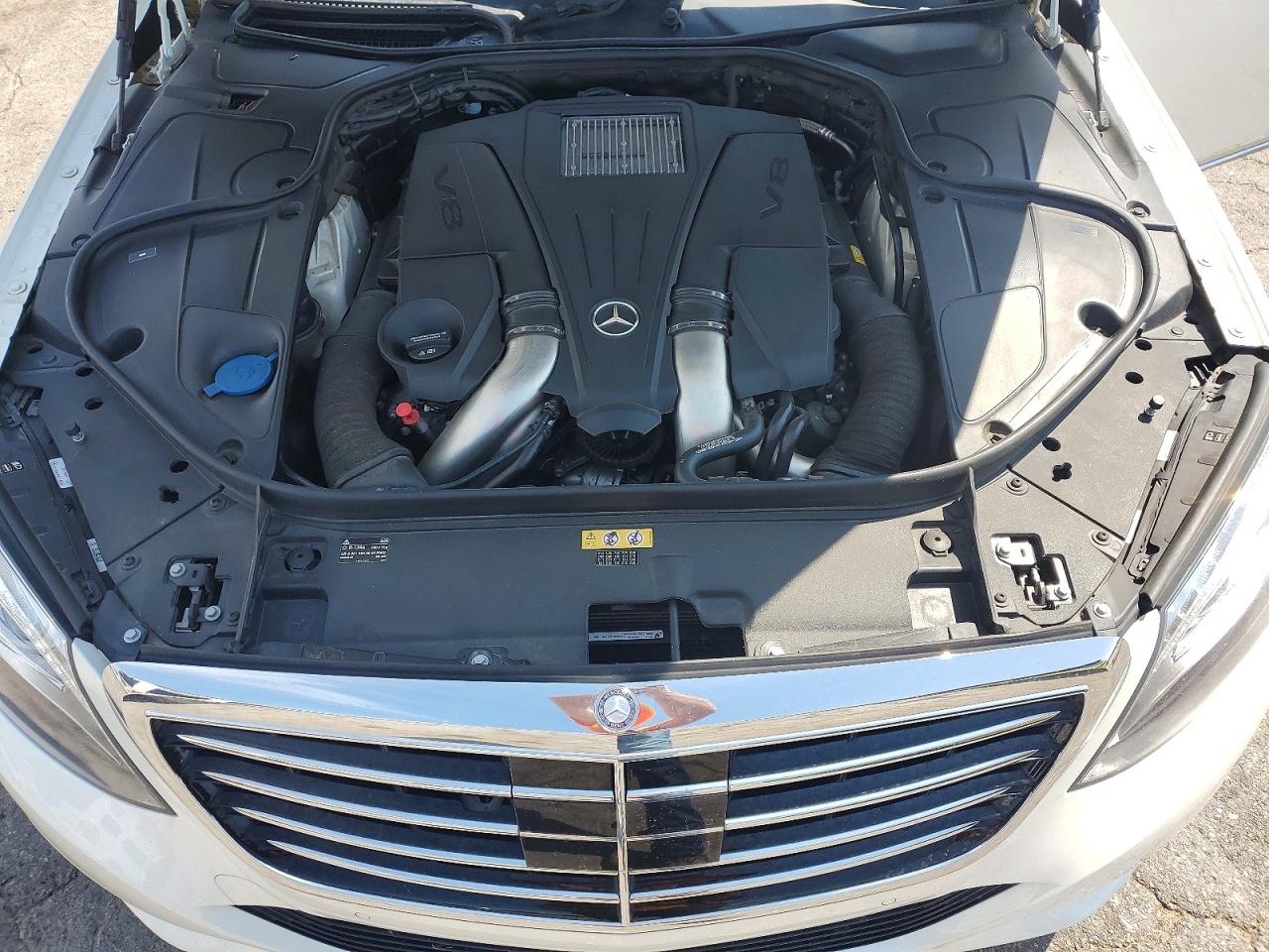 2015 Mercedes-benz S 550 White vin: WDDUG8CB8FA120095