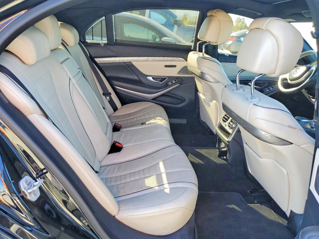 2015 Mercedes Benz S 550 Black vin: WDDUG8CB8FA185349