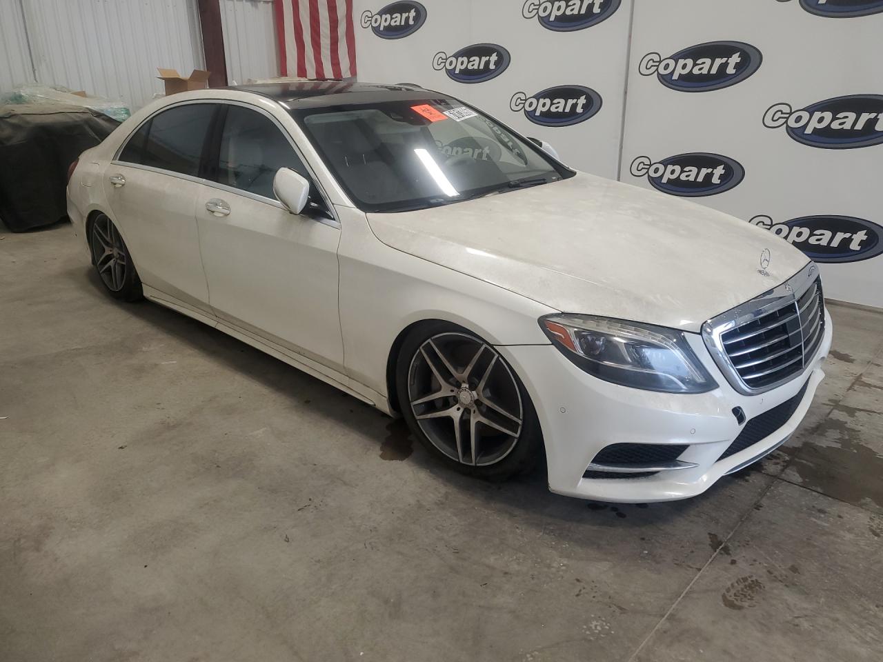 2014 Mercedes-benz S 550 White vin: WDDUG8CB9EA057992 Damage: Suspension, Inoperable, Repair Required