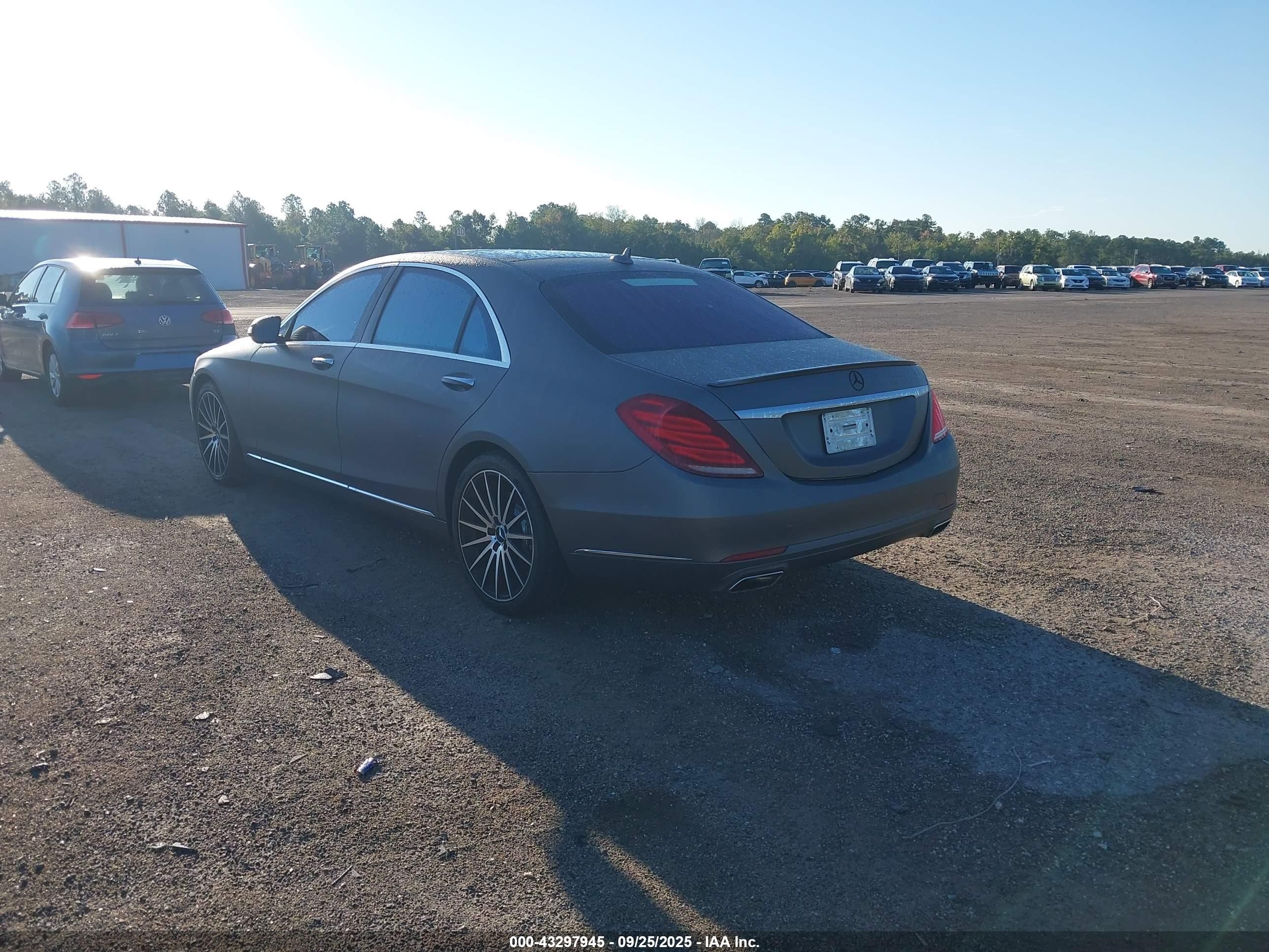 2014 Mercedes-benz S 550   Коричневый vin: WDDUG8CB9EA066921