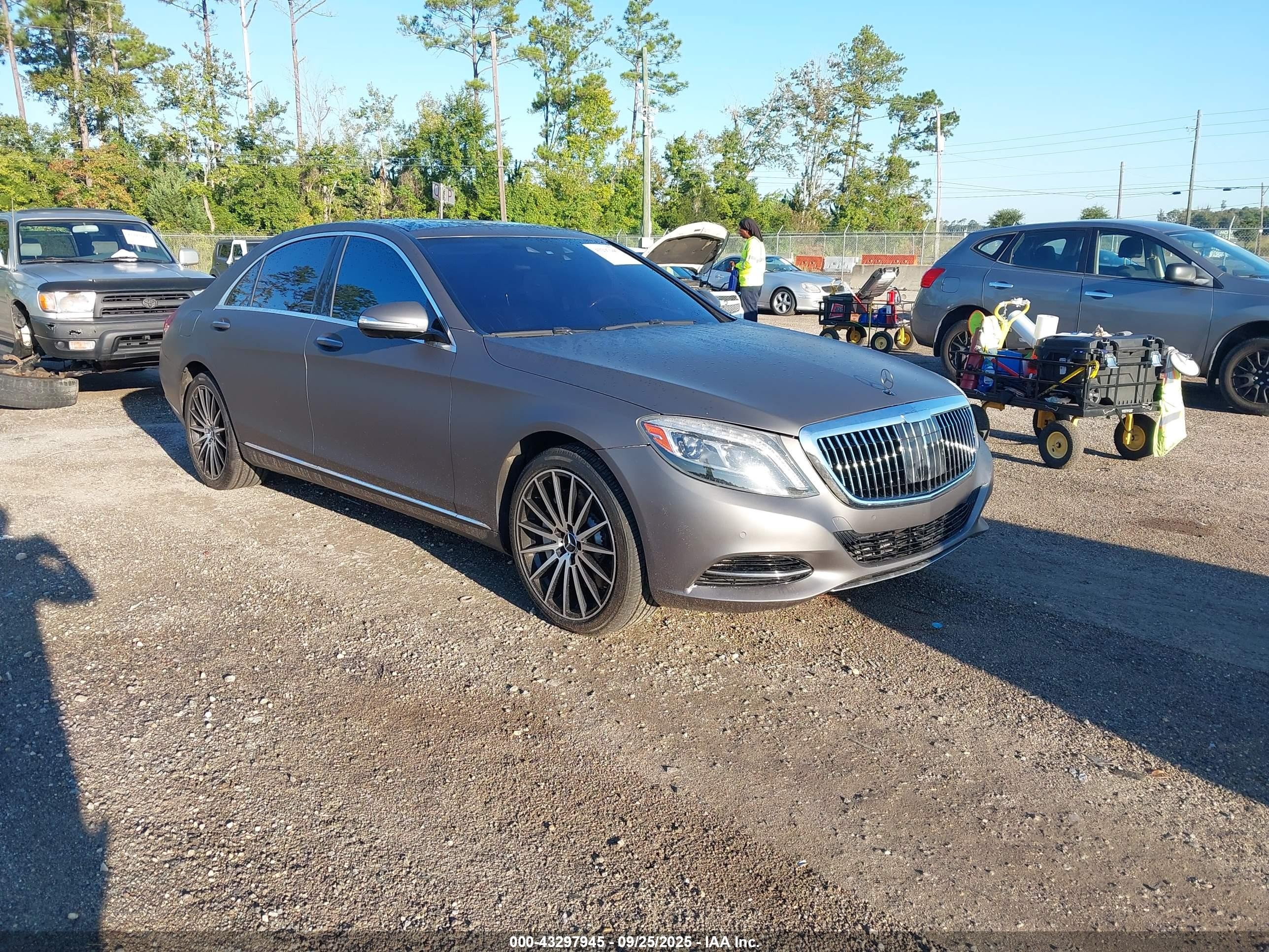 2014 Mercedes-benz S 550   Коричневый vin: WDDUG8CB9EA066921