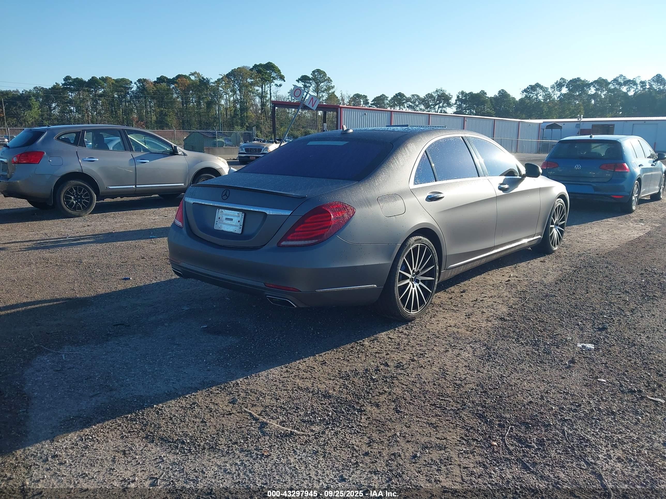 2014 Mercedes-benz S 550   Коричневый vin: WDDUG8CB9EA066921