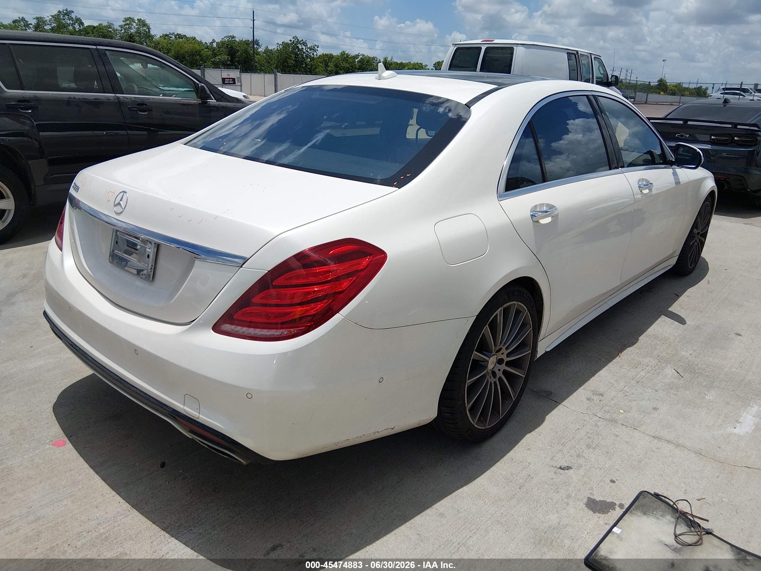 2015 Mercedes-benz S 550 White vin: WDDUG8CB9FA068864